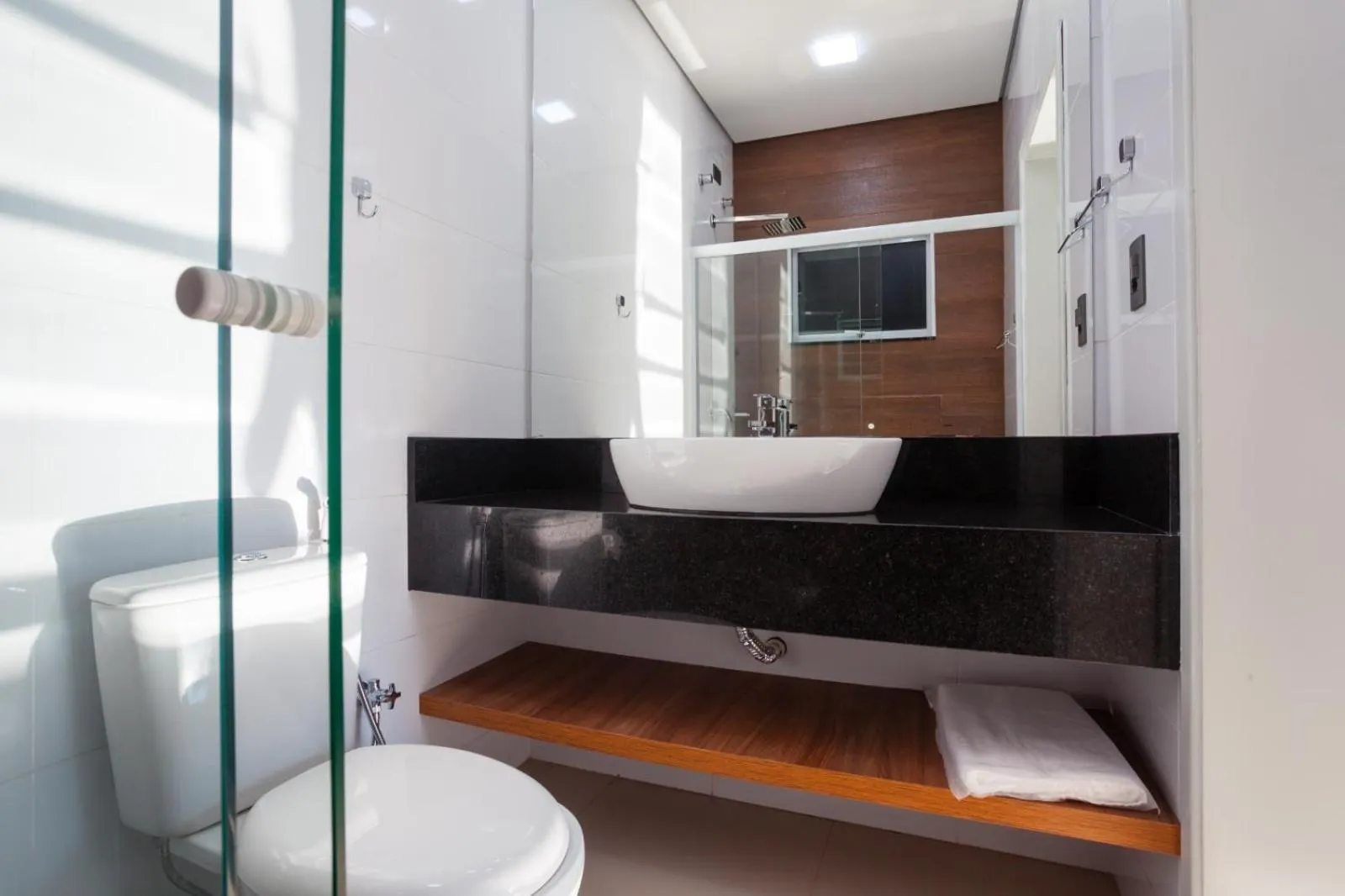 Shower in Sophita Business Hotel