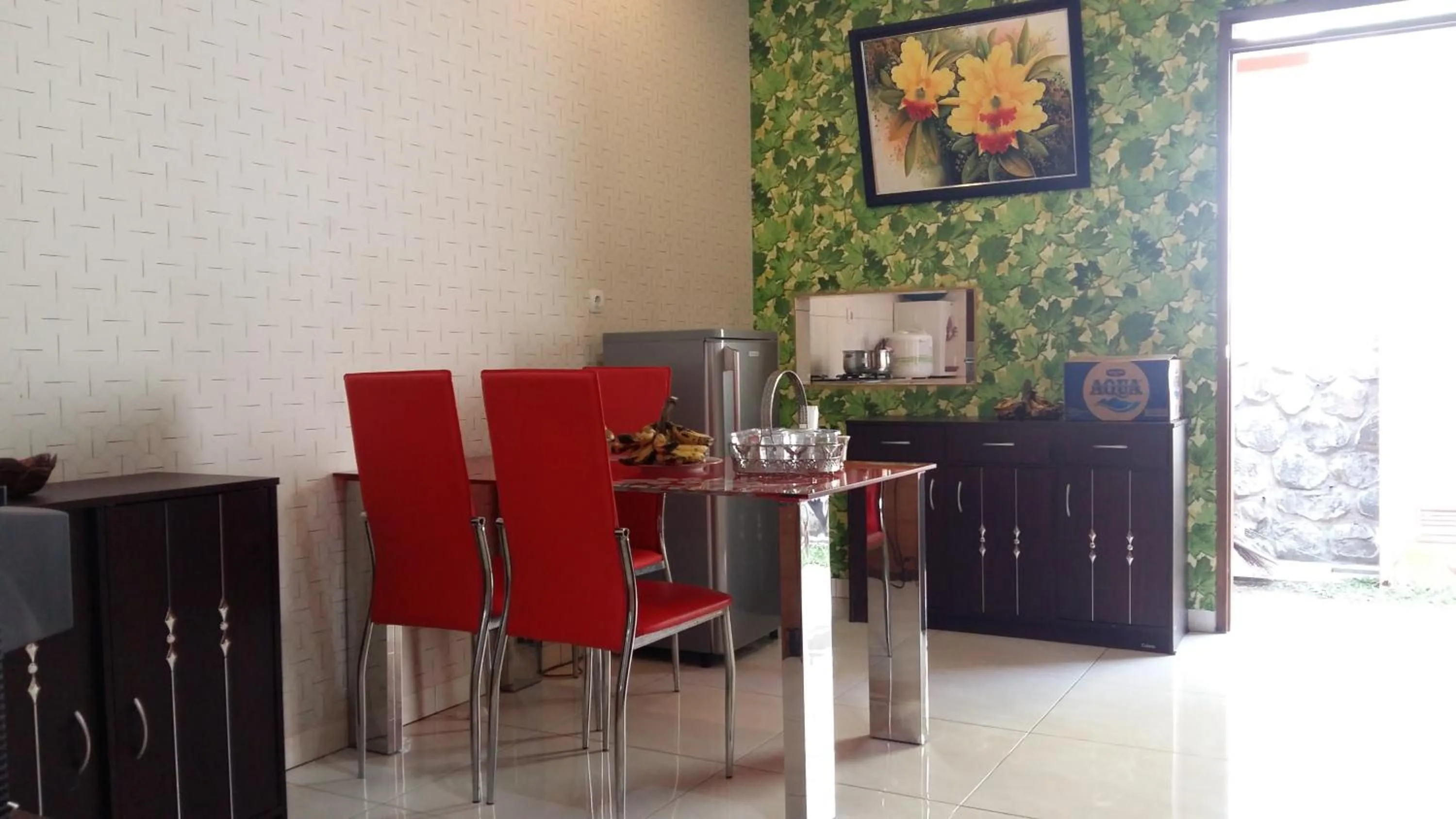 Kitchen or kitchenette in Villa Roemi