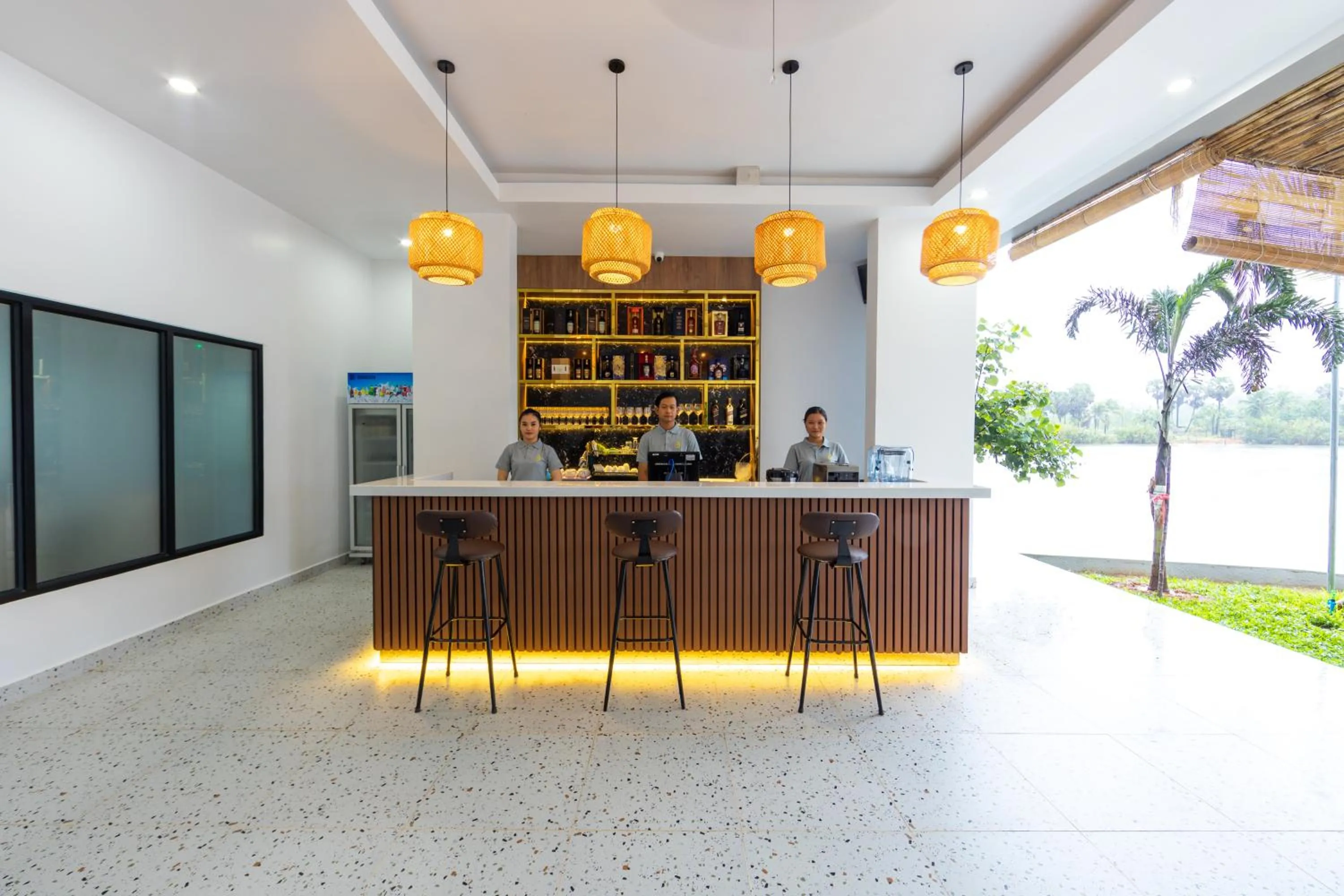 Restaurant/places to eat in SS Villa & Resort