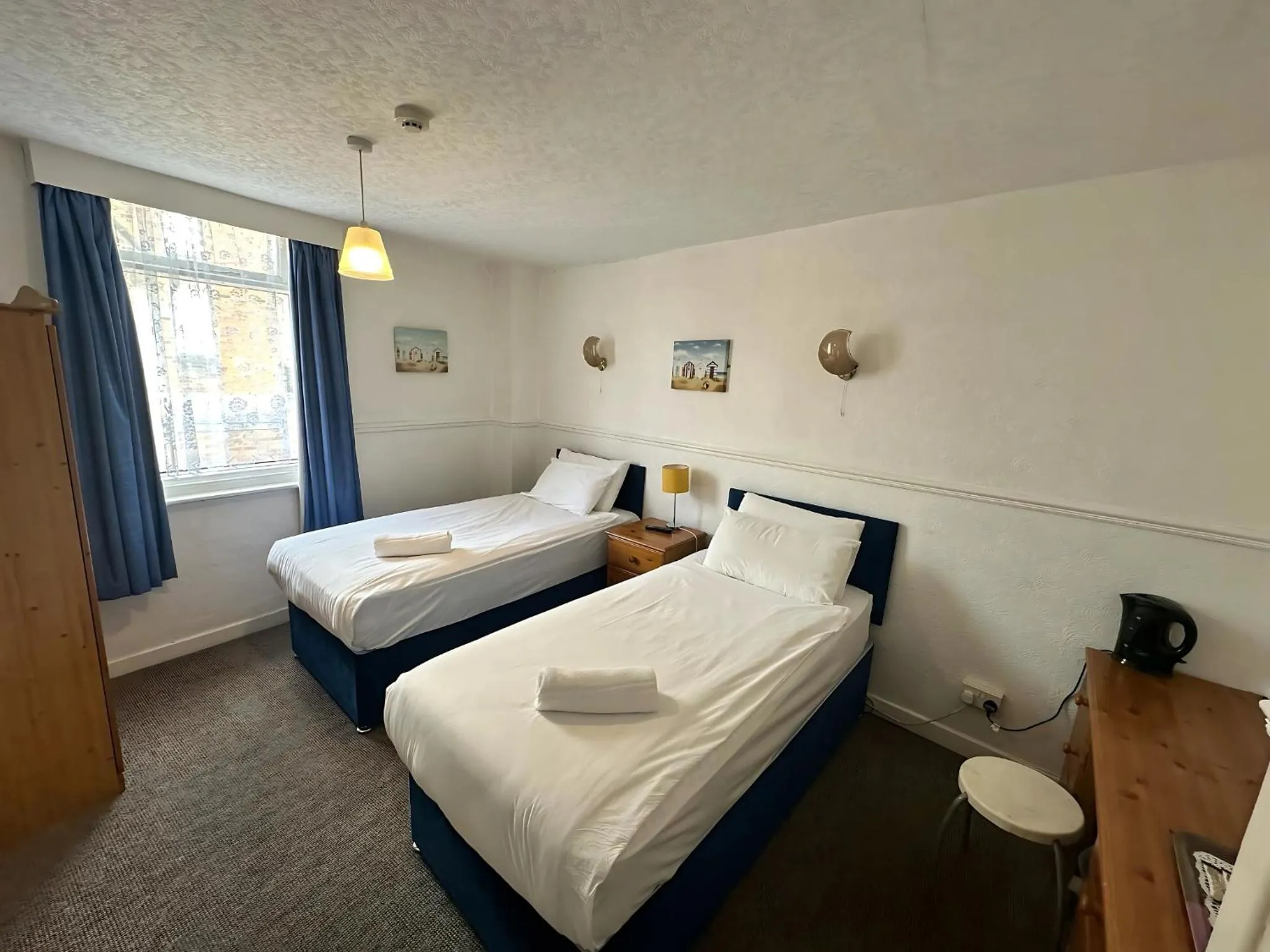 Bedroom, Bed in Granby Hotel