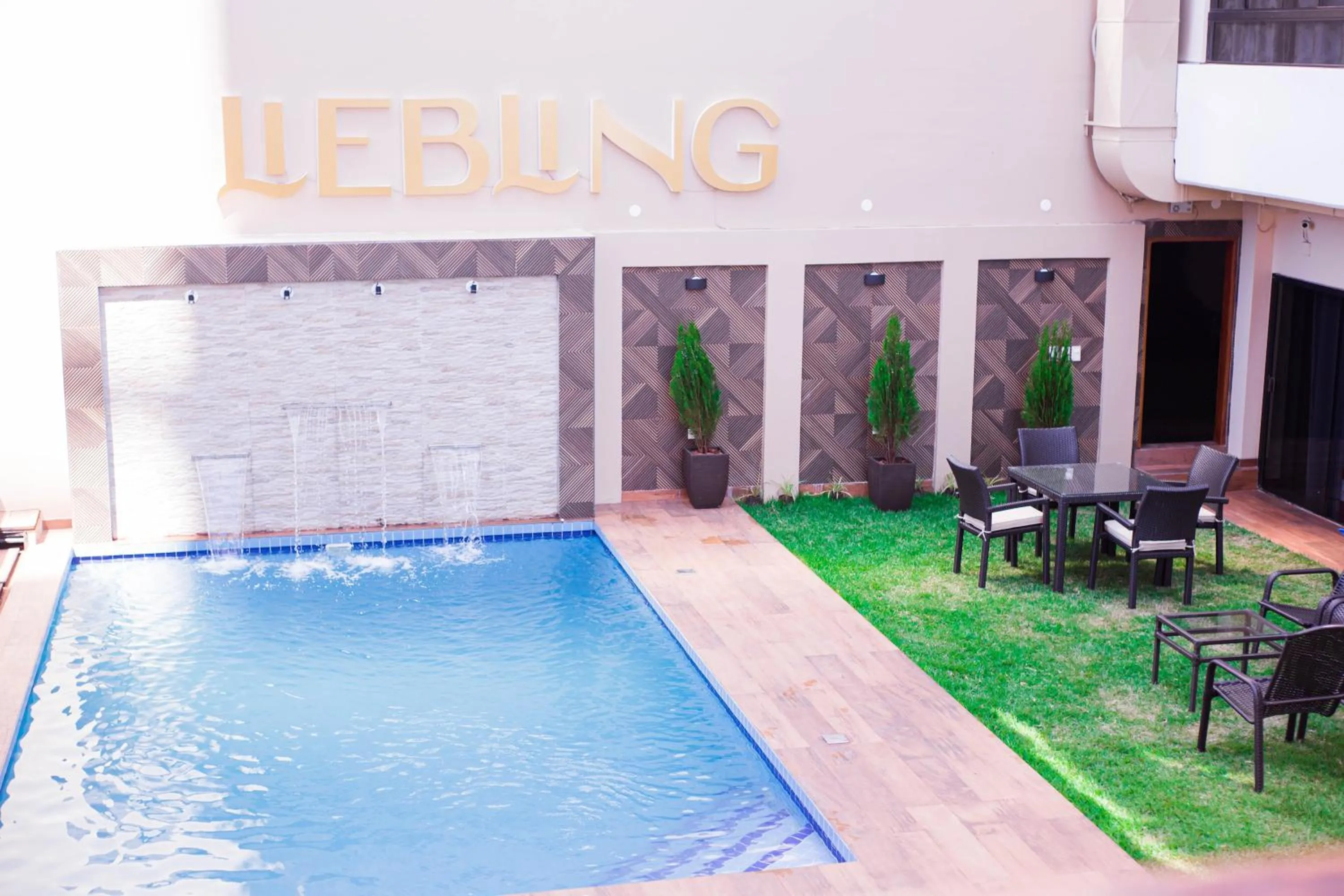 Swimming pool in Liebling Hotel Ciudad del Este
