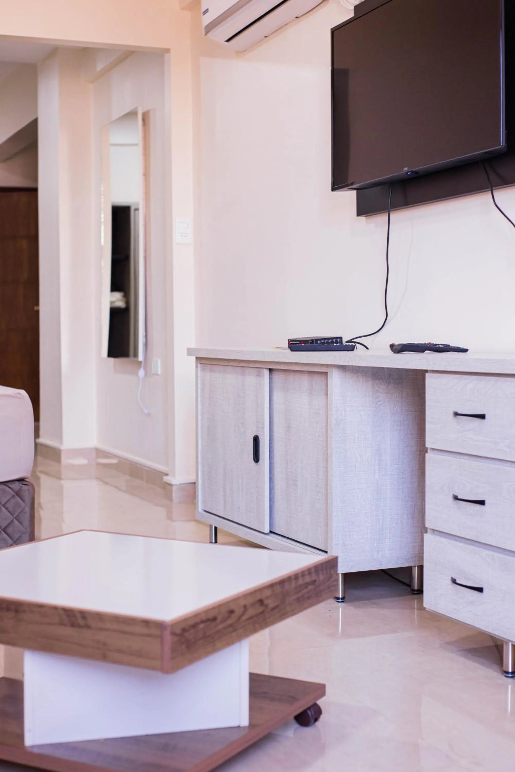 Communal lounge/ TV room in Liebling Hotel Ciudad del Este