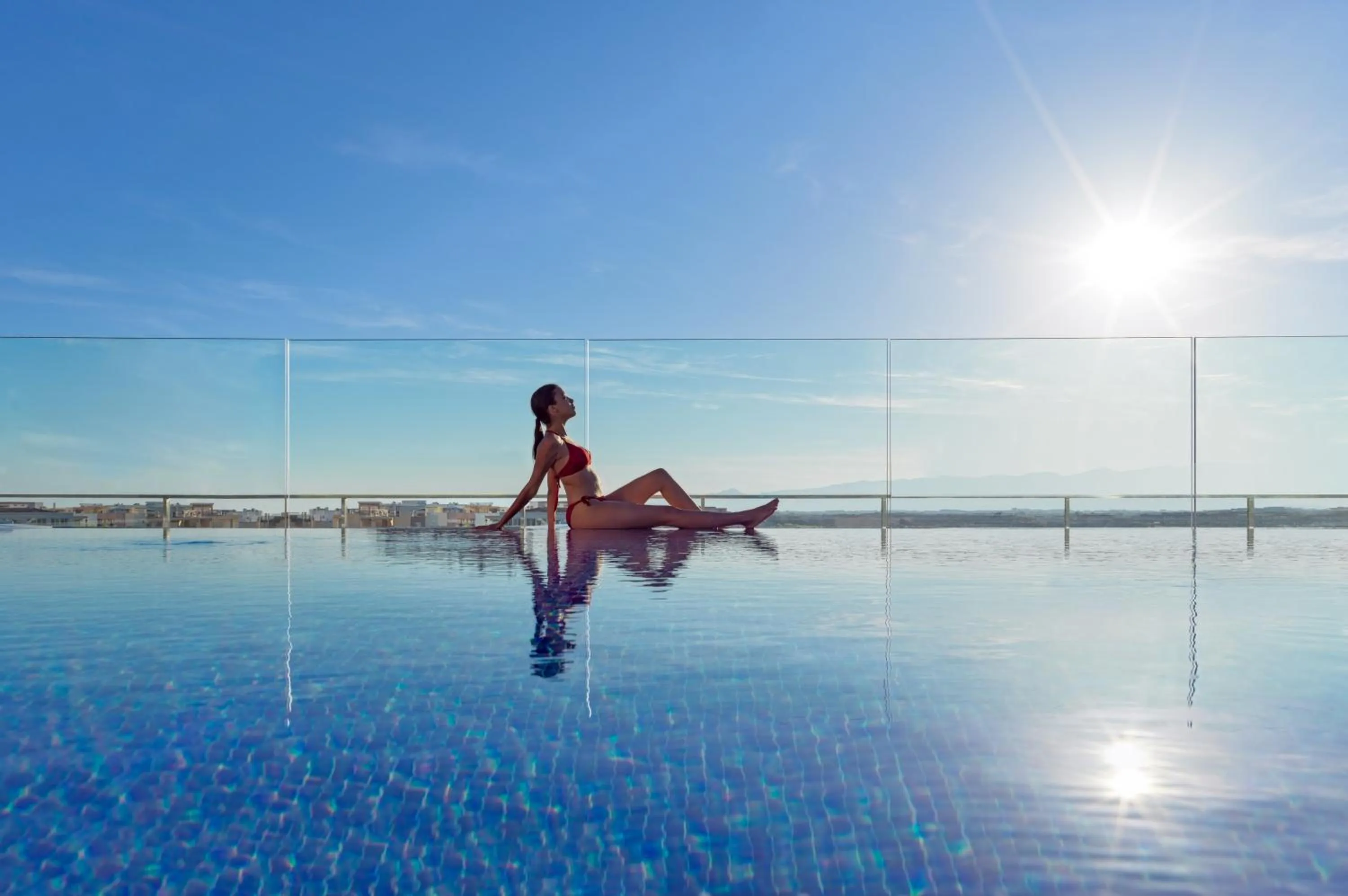 Swimming pool in H10 Vintage Salou - Adults Only