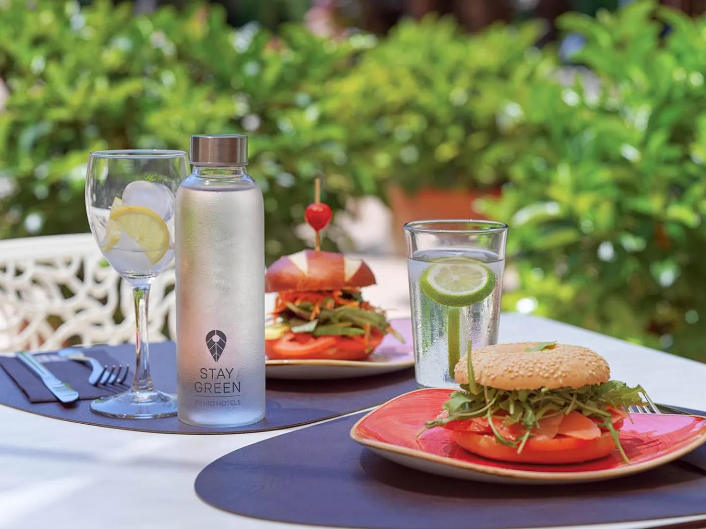 Lounge or bar in H10 Vintage Salou - Adults Only