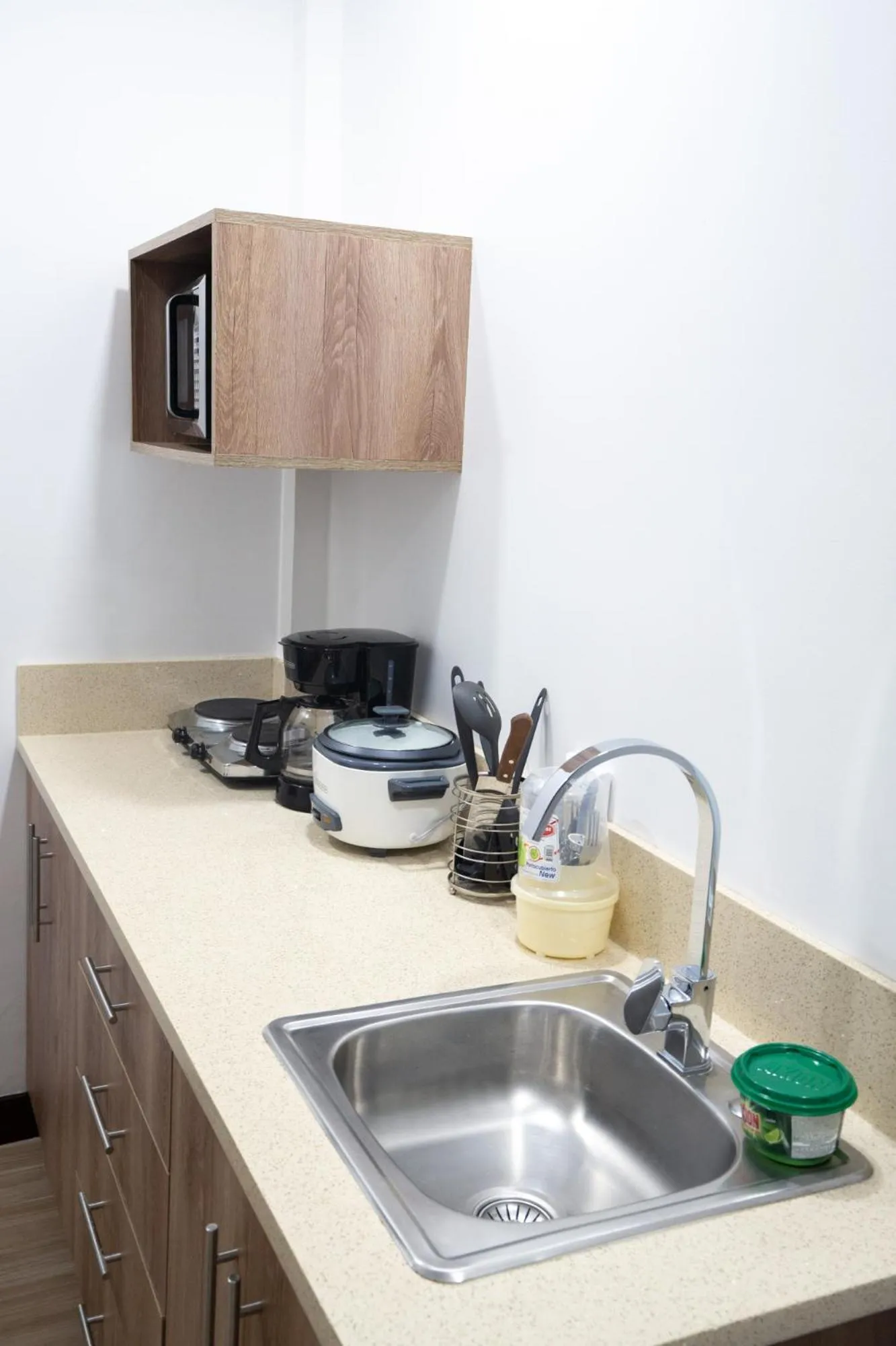 Kitchen or kitchenette in Hotel Cayuga
