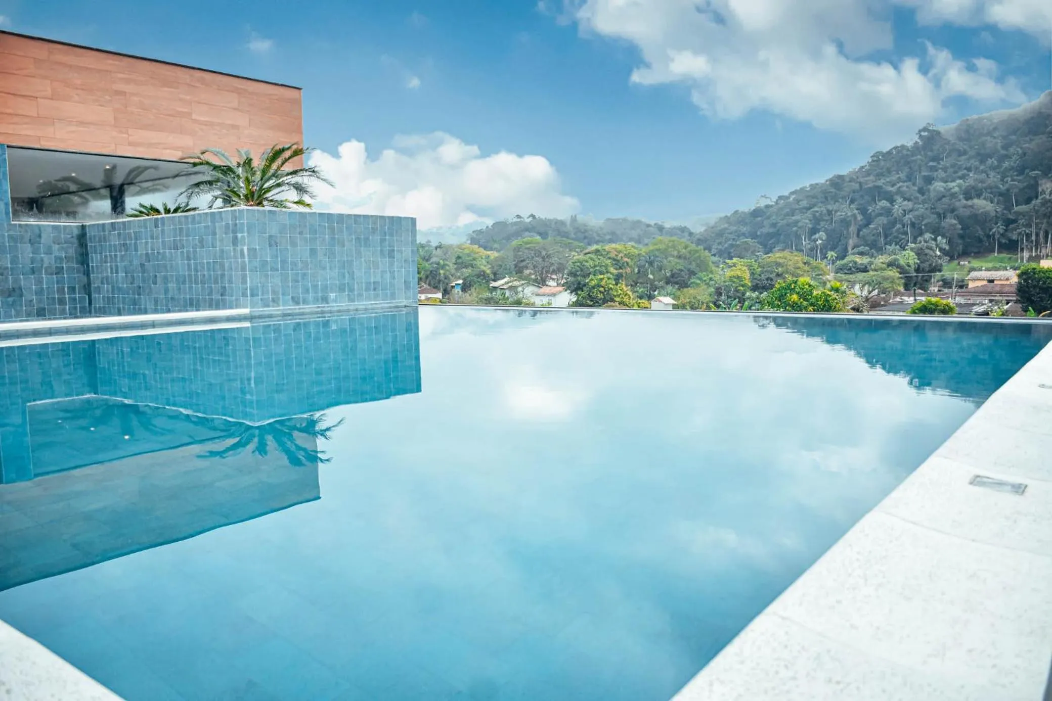 Swimming pool in Hotel Titanic Penedo