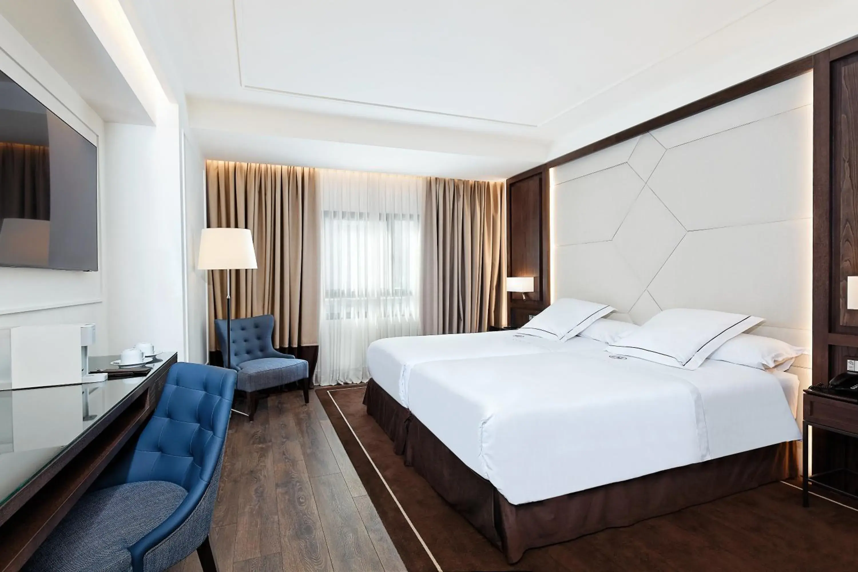 Superior Deluxe Room in Claridge Madrid Superior Deluxe Room in Claridge Madrid