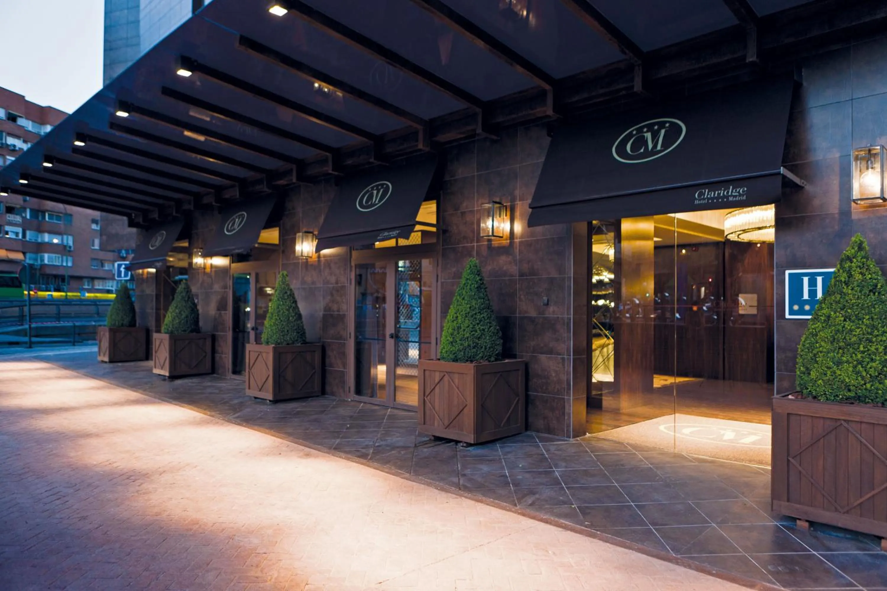 Facade/entrance in Claridge Madrid