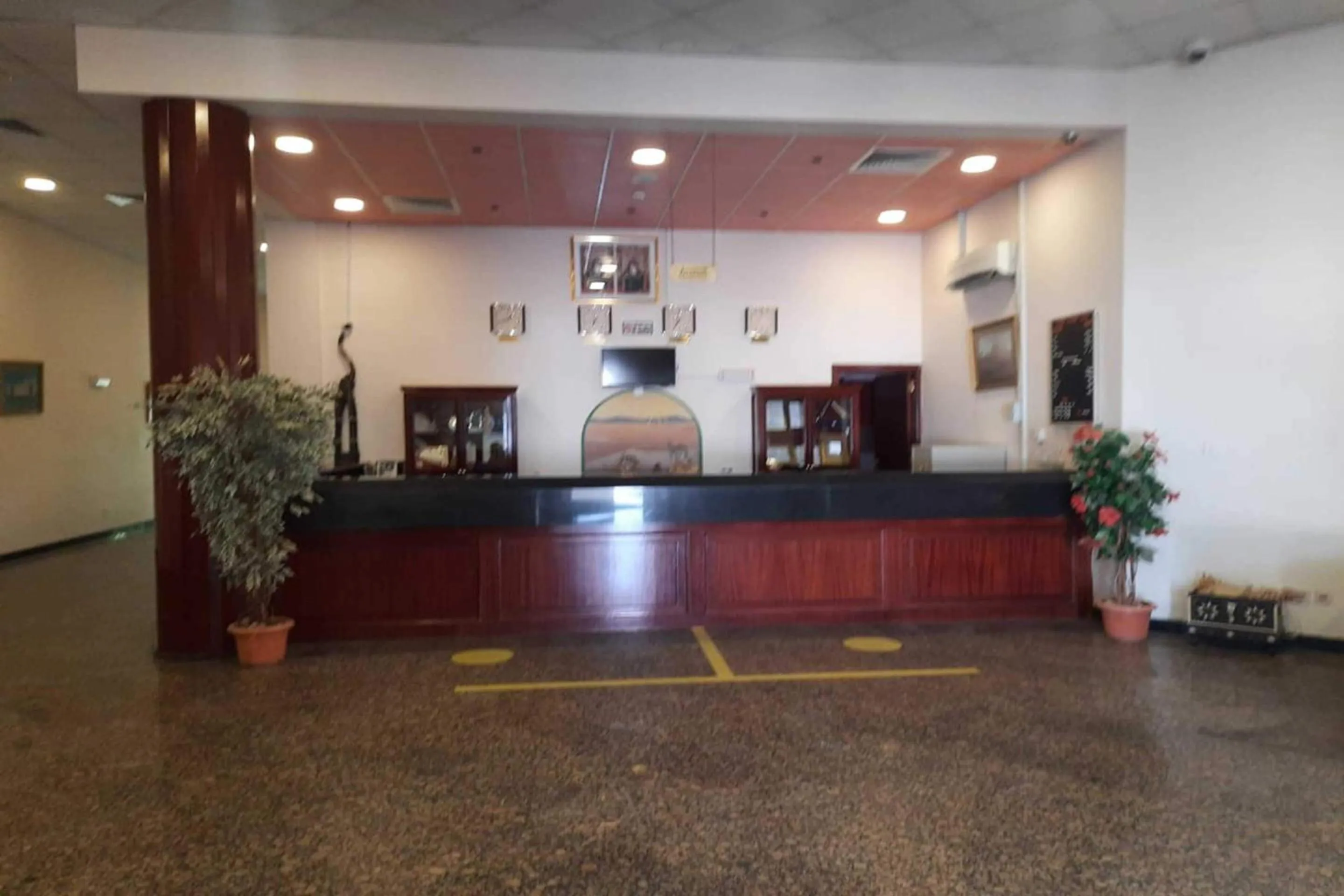 Lobby or reception in OYO 142 Al Sharqiya Sands Hotel