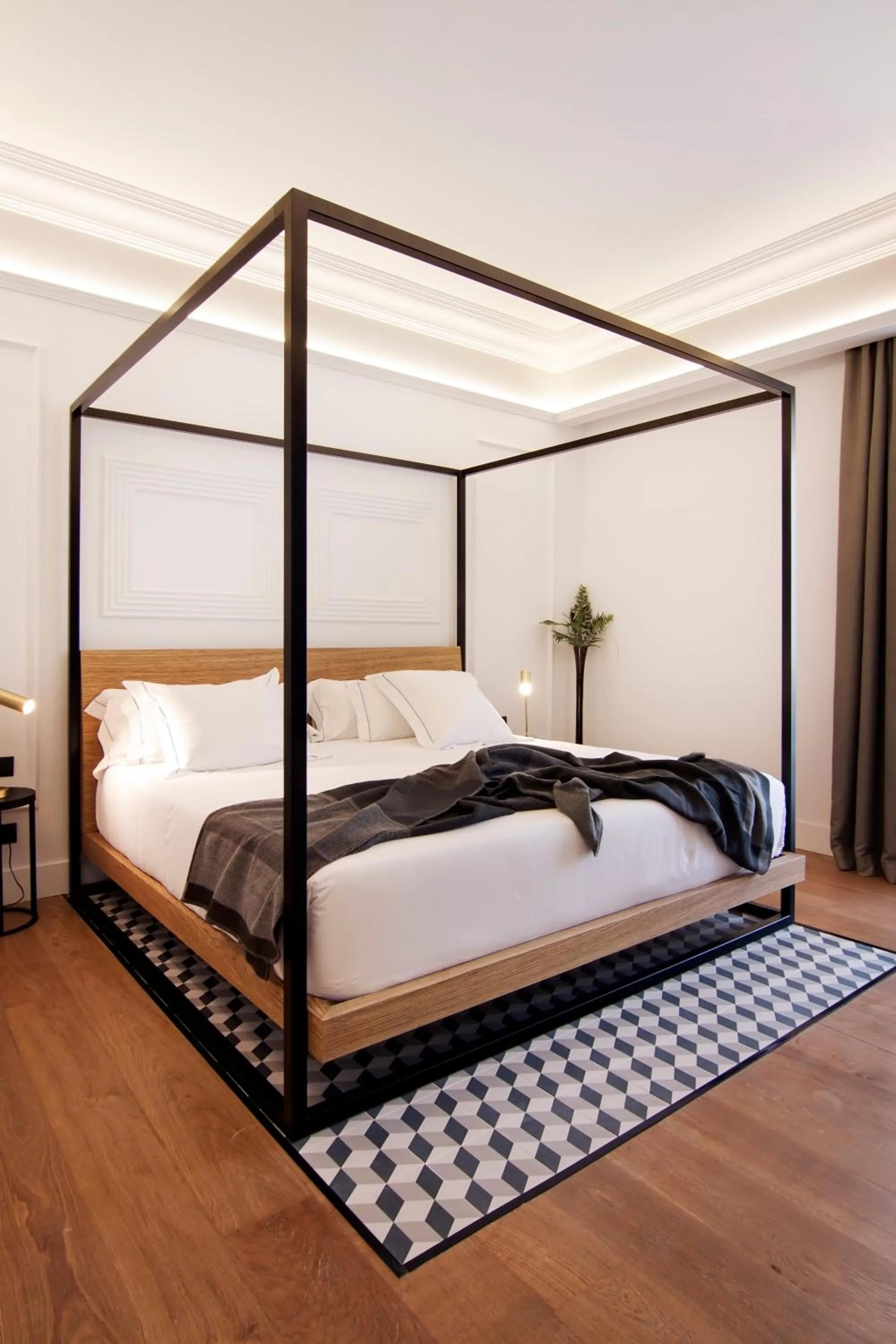 Bed in One Shot Reina Victoria