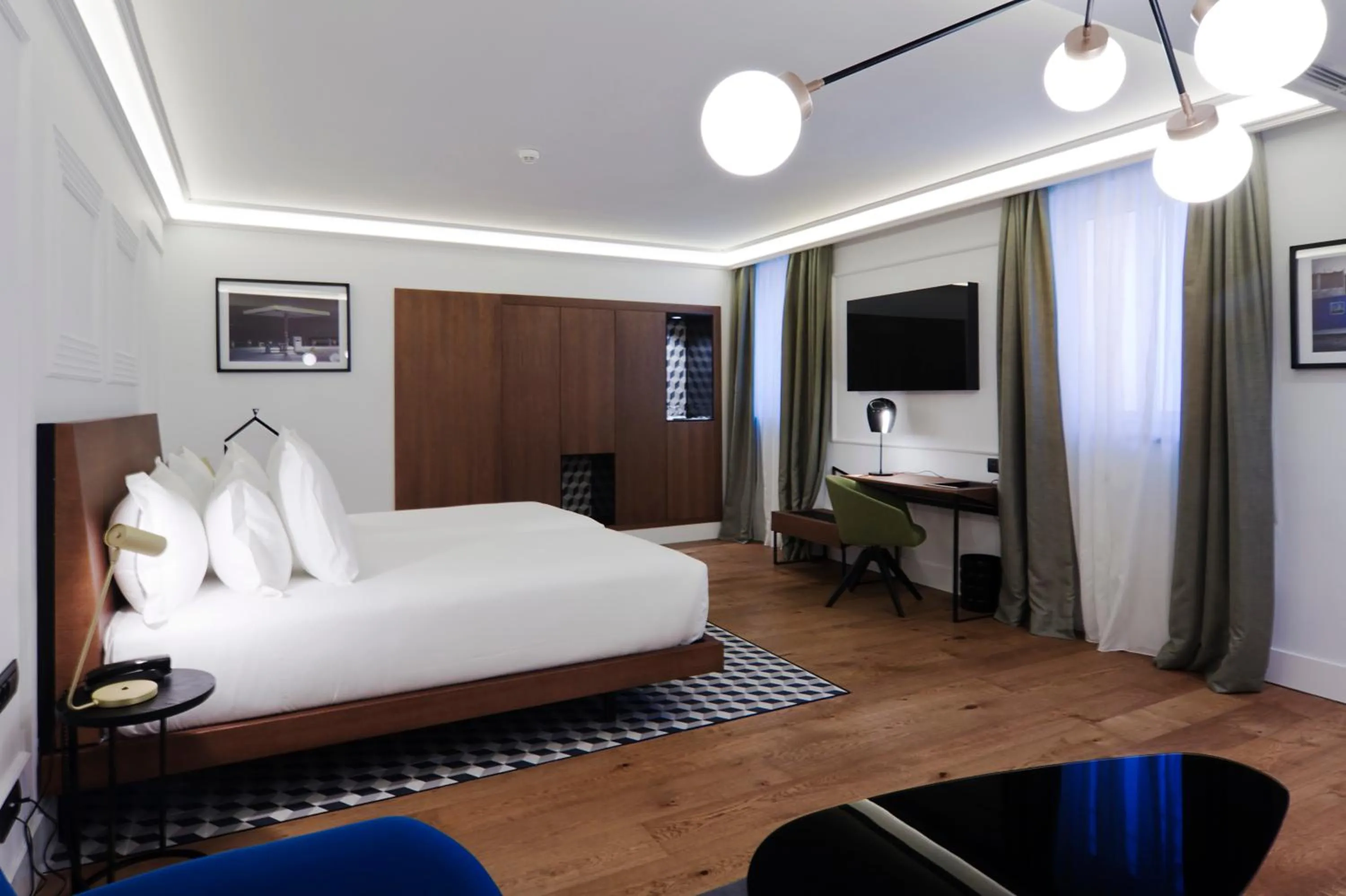 Bed in One Shot Reina Victoria