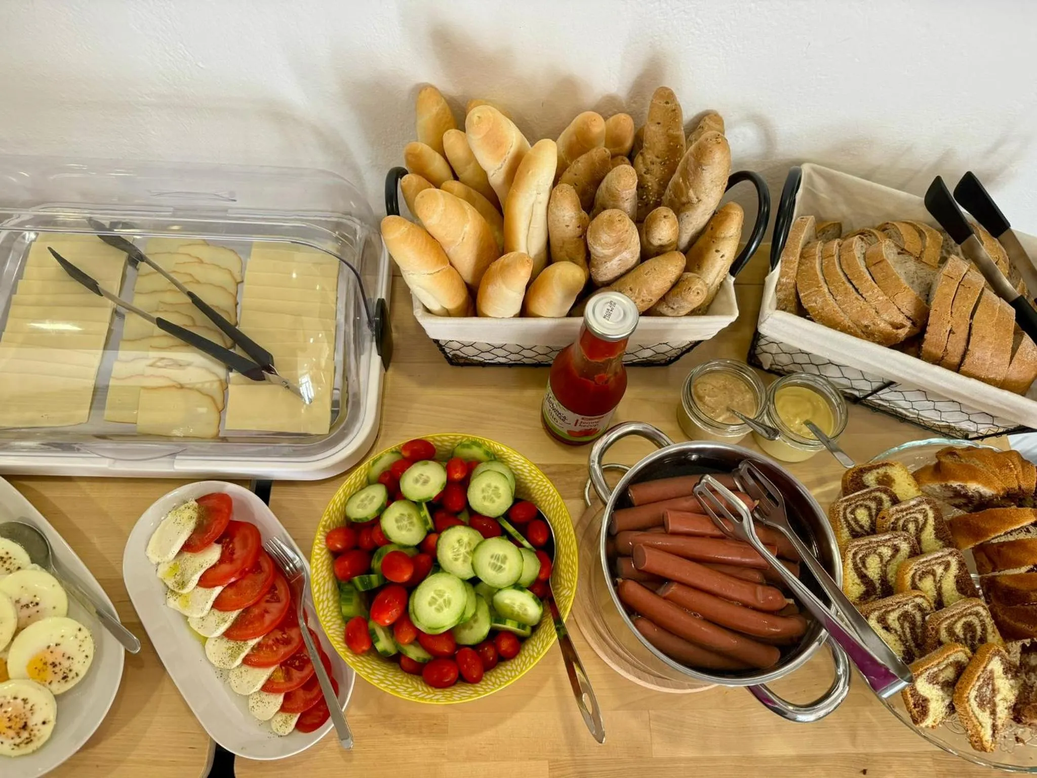 Buffet breakfast in Hotel Vincent