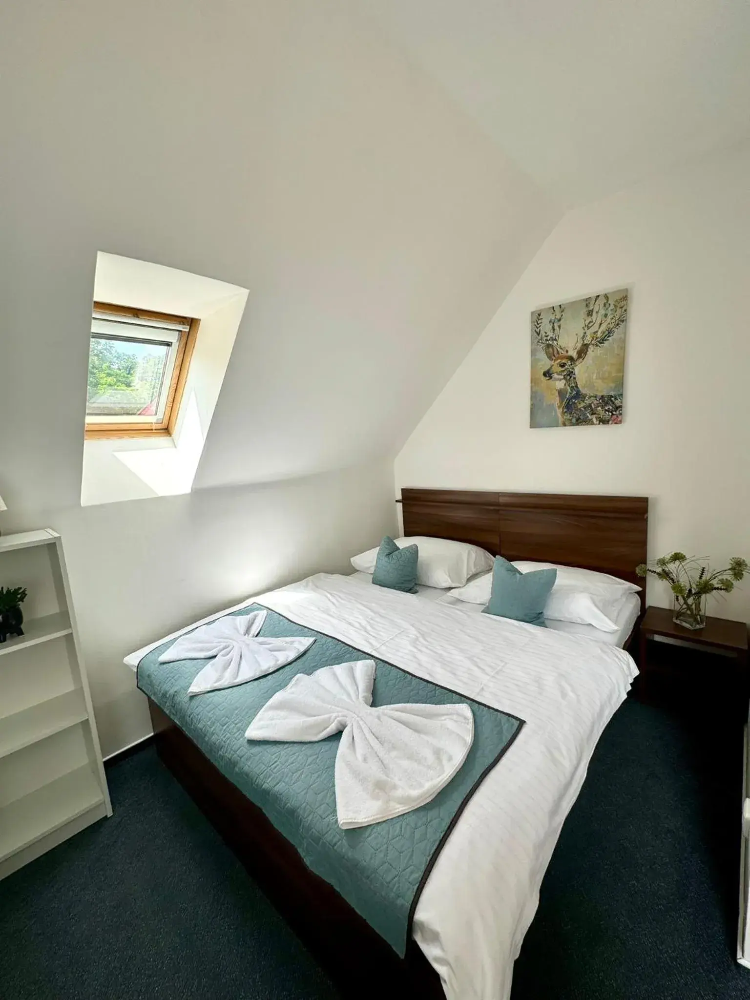 Triple Room with Shared Bathroom - single occupancy in Hotel Vincent Triple Room with Shared Bathroom - single occupancy in Hotel Vincent