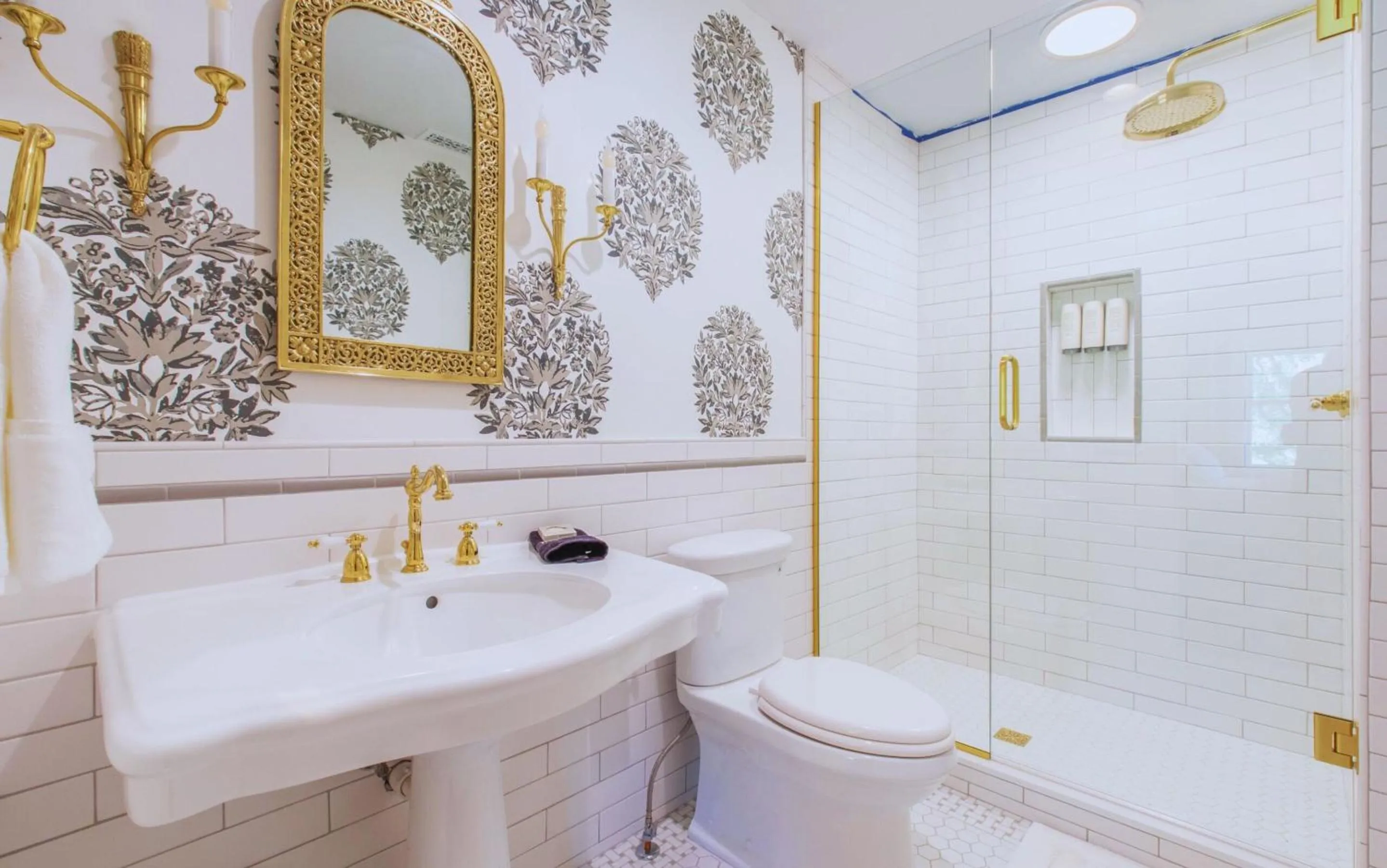 Toilet in Martha's Bed and Breakfast