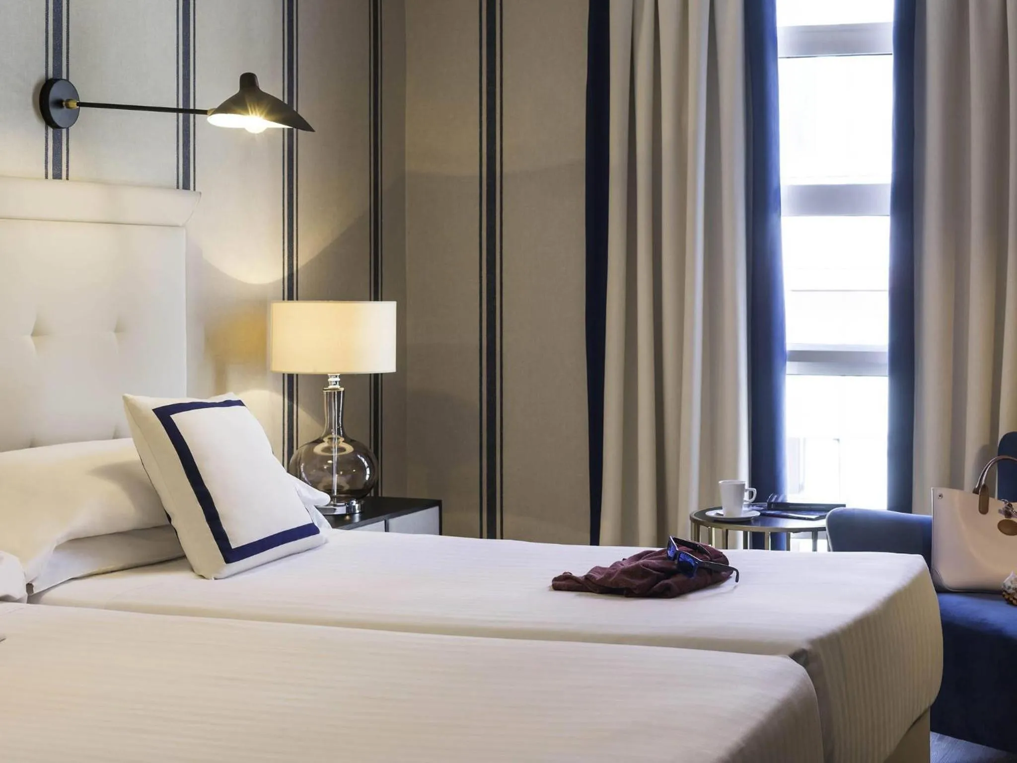 Bedroom, Bed in Hotel Mercure Jardines de Albia