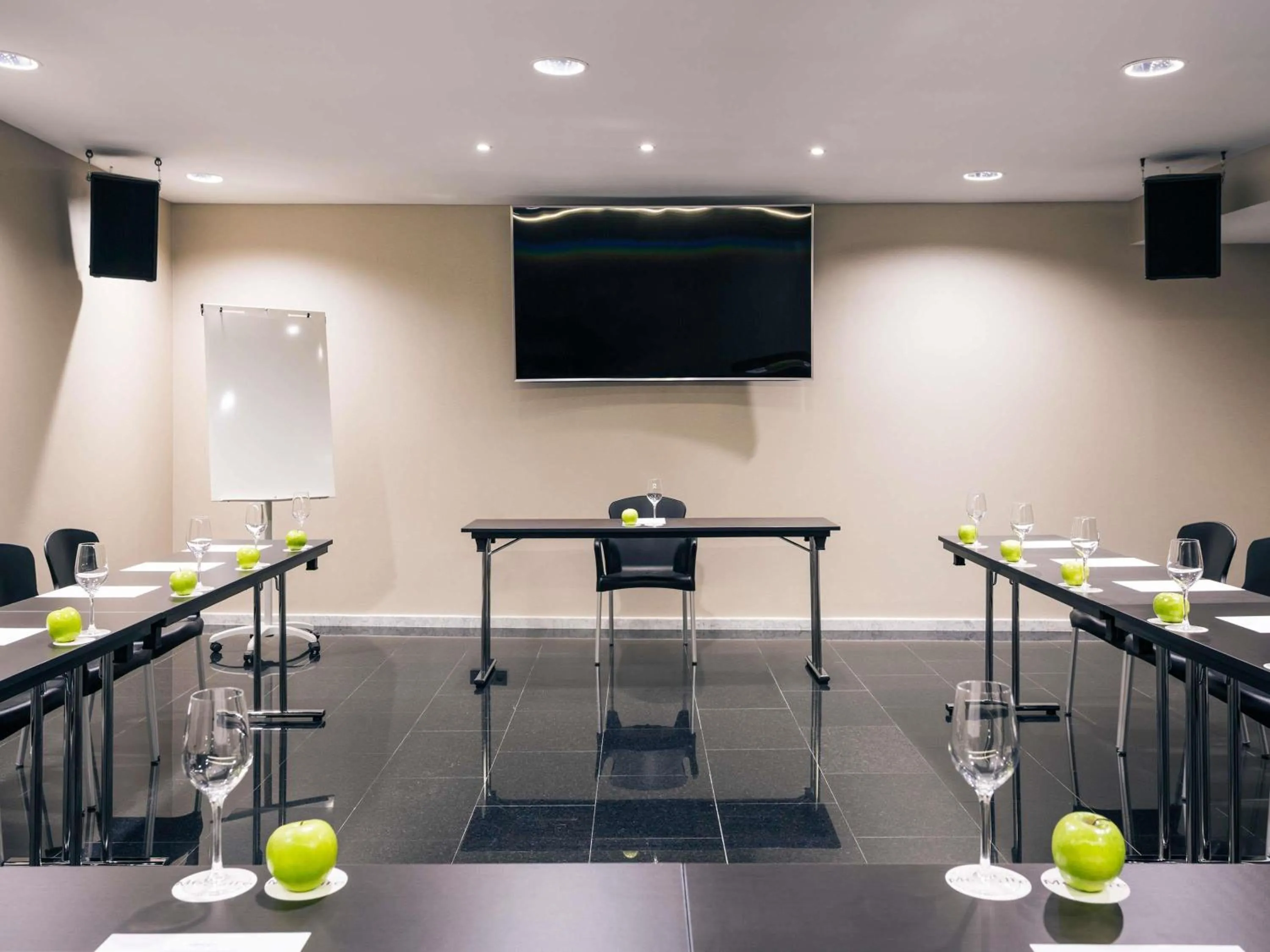 Meeting/conference room in Hotel Mercure Jardines de Albia