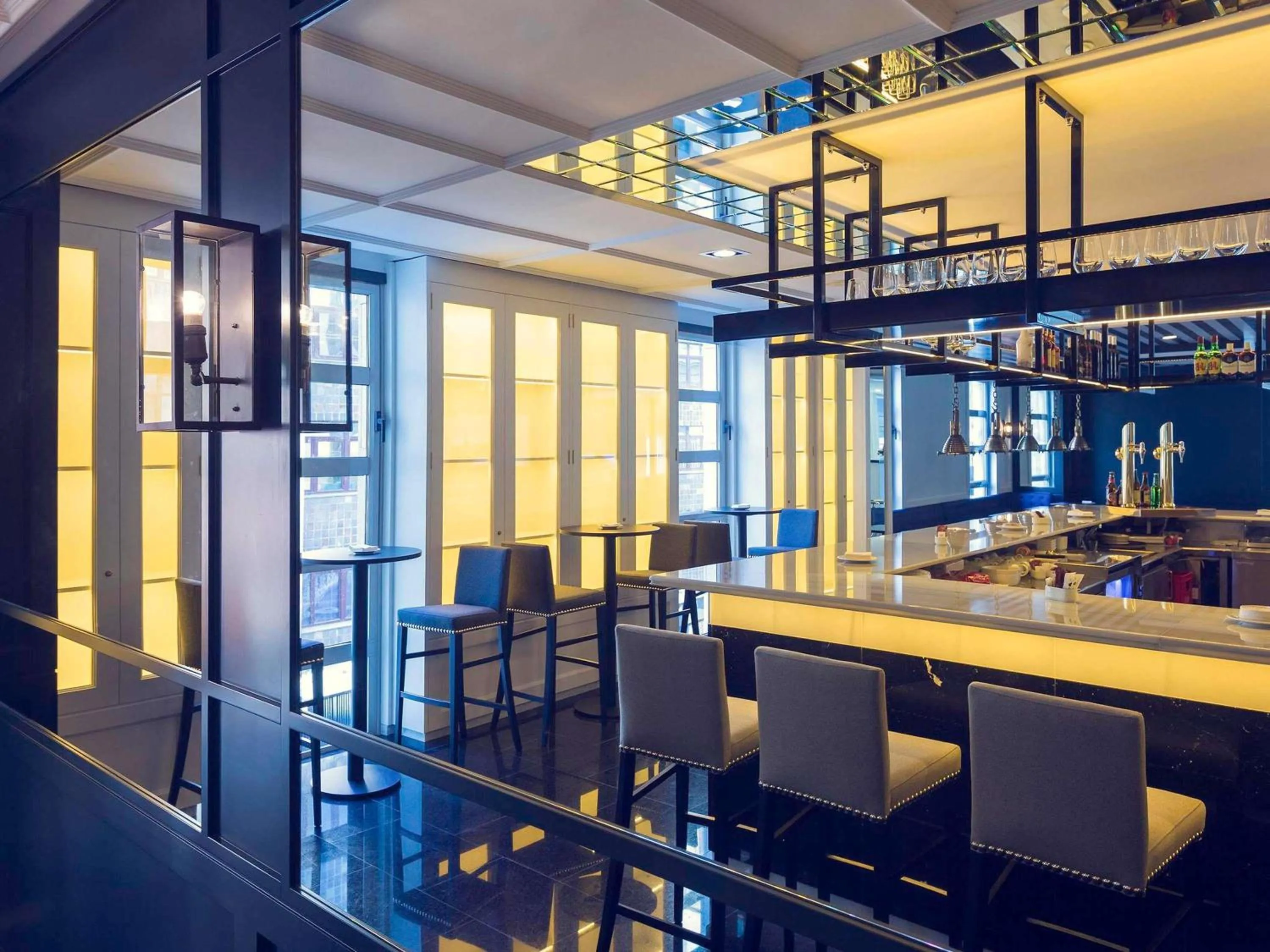 Lounge or bar in Hotel Mercure Jardines de Albia