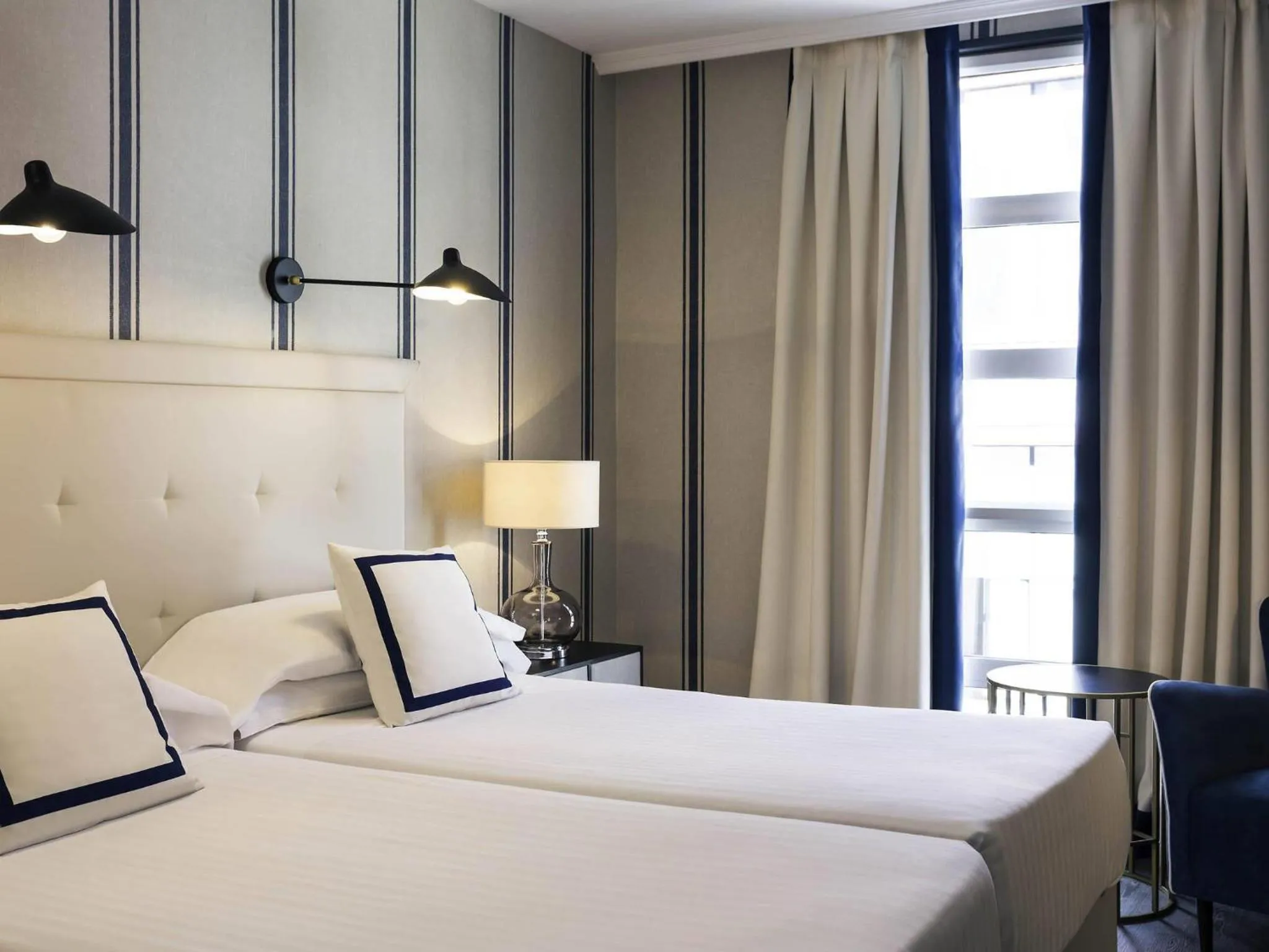 Bedroom, Bed in Hotel Mercure Jardines de Albia