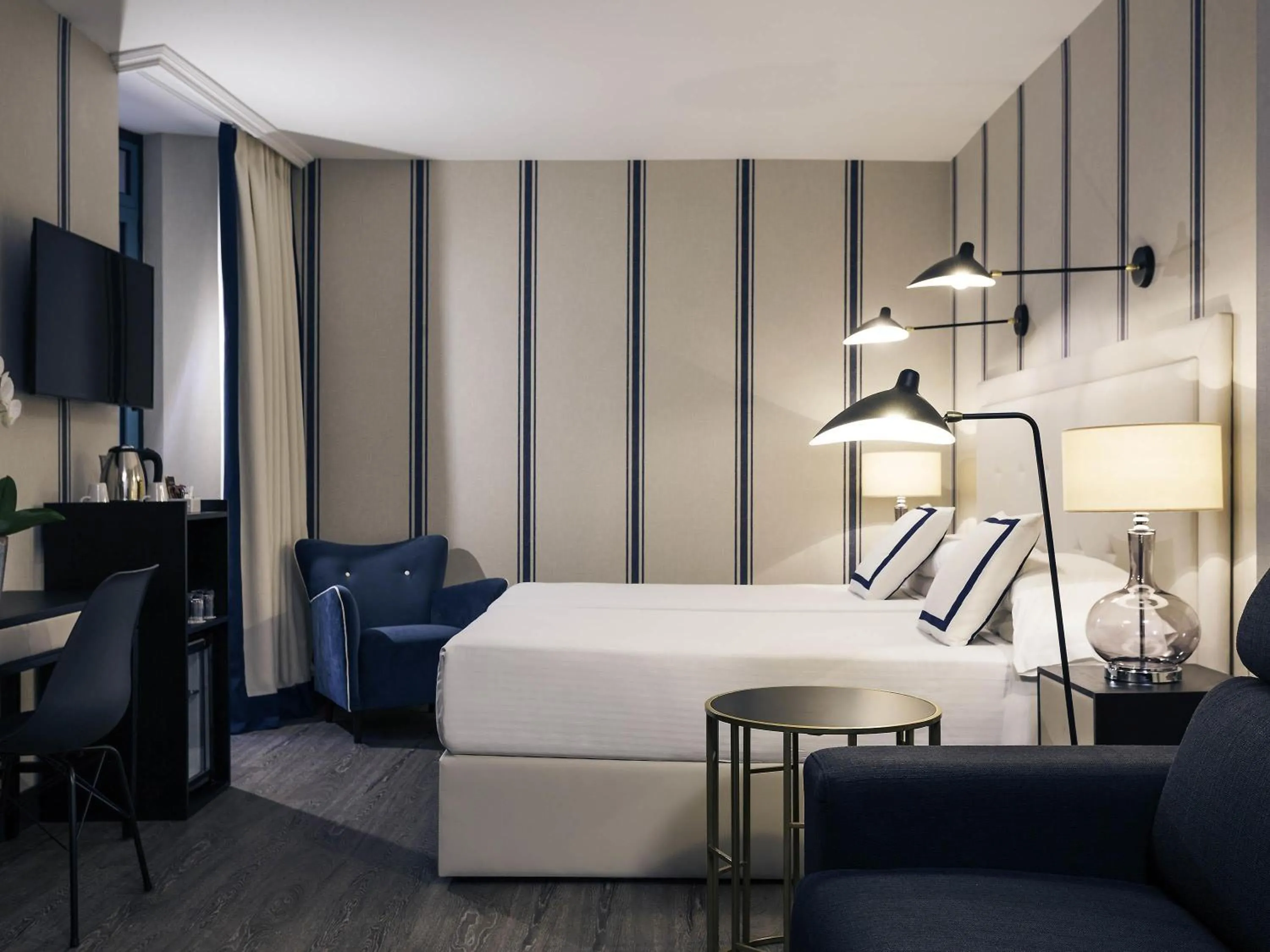 Bedroom, Bed in Hotel Mercure Jardines de Albia