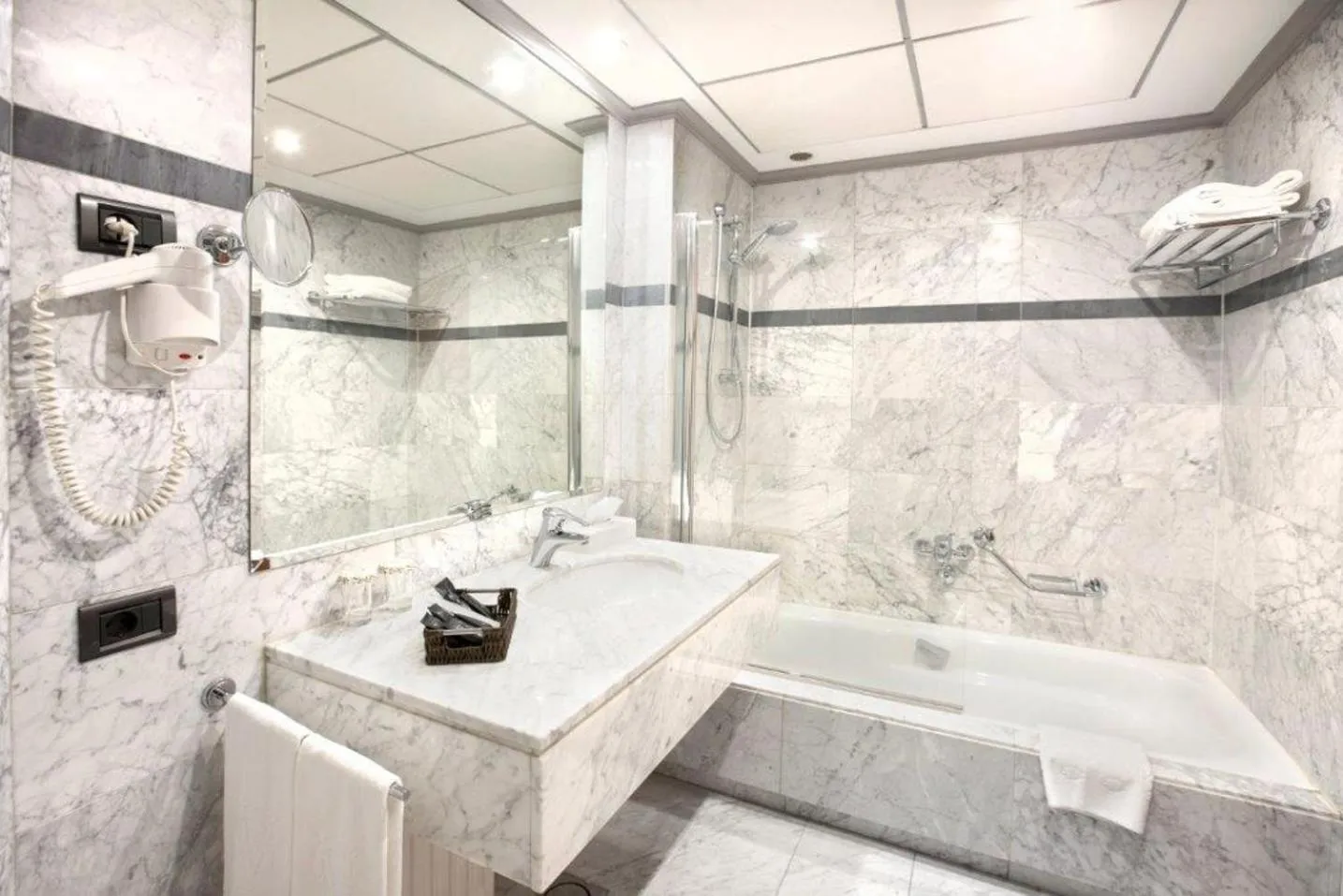 Bathroom in Hotel Gran Via