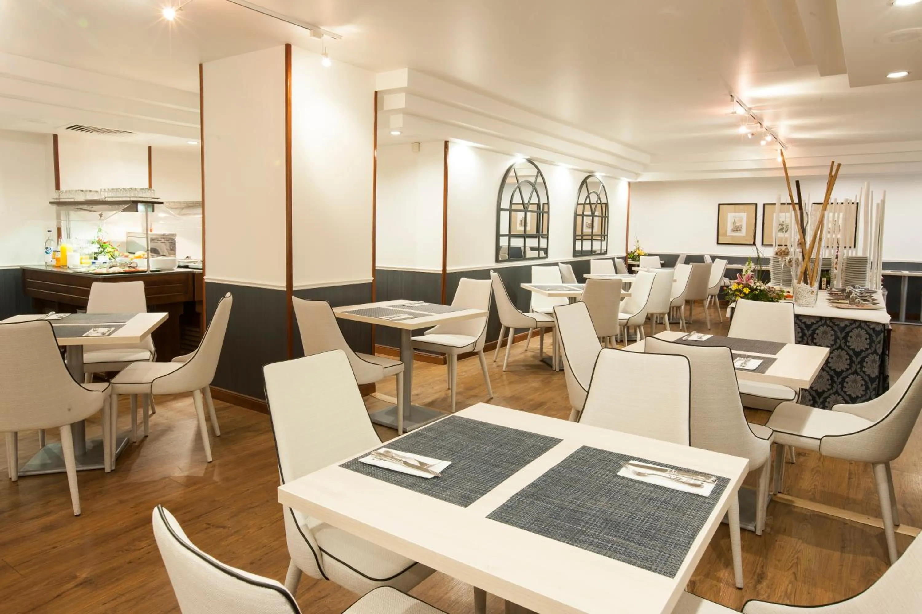 Restaurant/places to eat in Hotel Gran Via