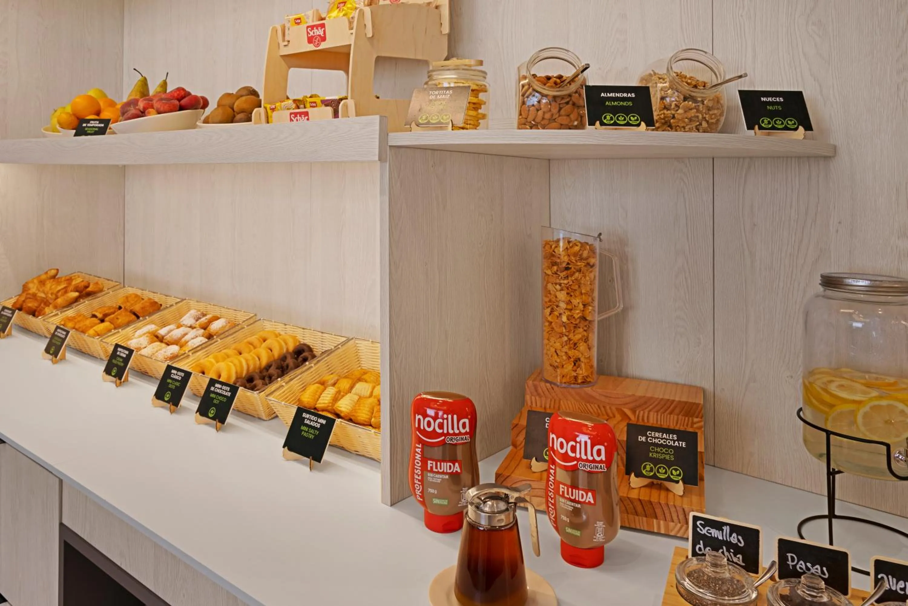 Food in B&B HOTEL Logroño Las Cañas