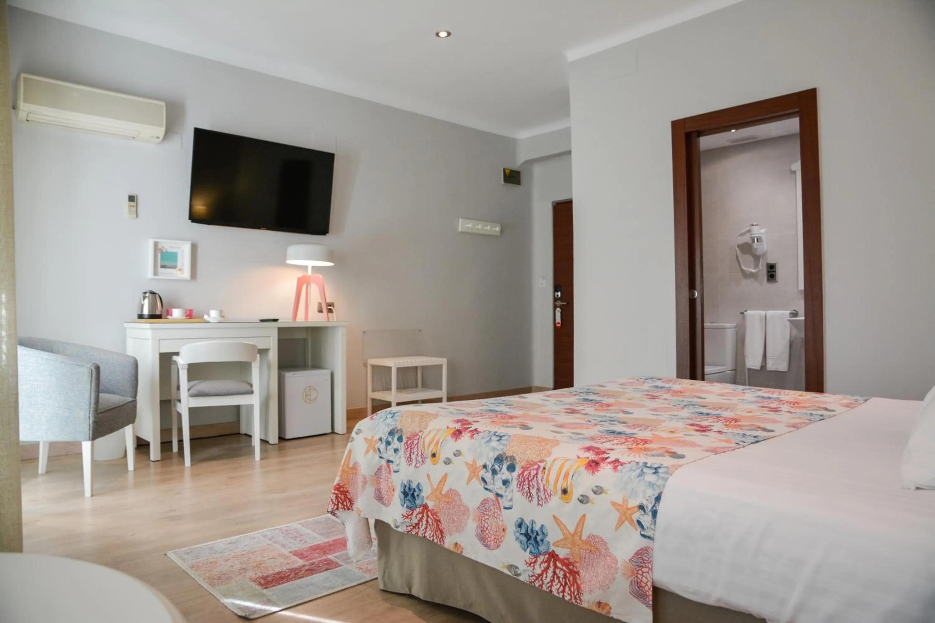 Photo of the whole room, Bed in Hotel Costasol