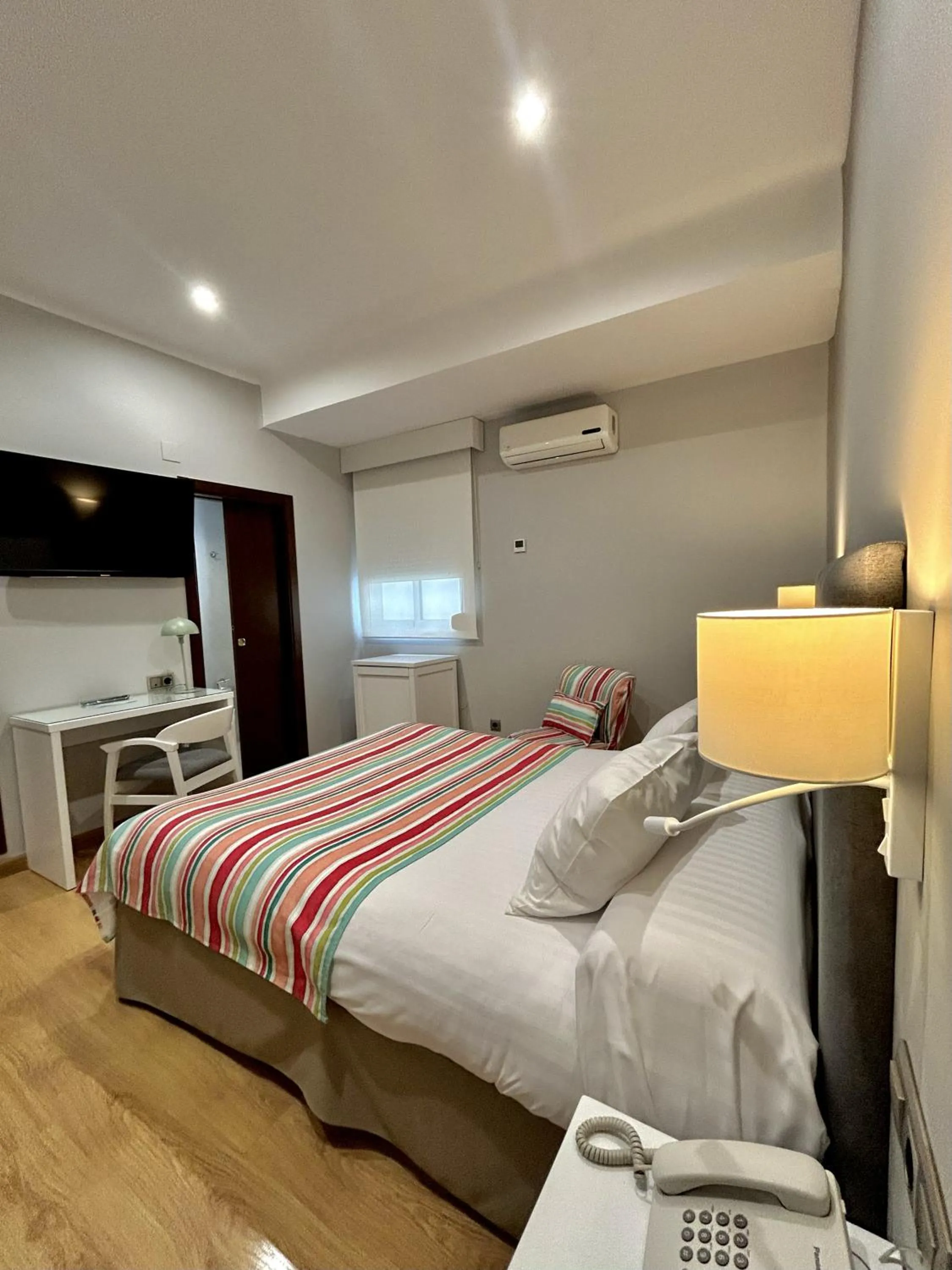 Photo of the whole room, Bed in Hotel Costasol