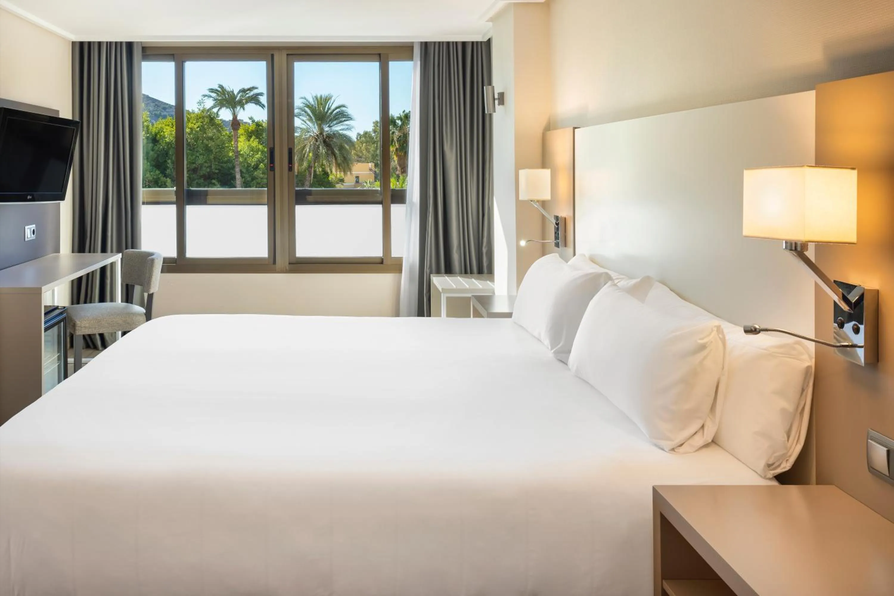 Bed in B&B HOTEL Cartagena Cartagonova