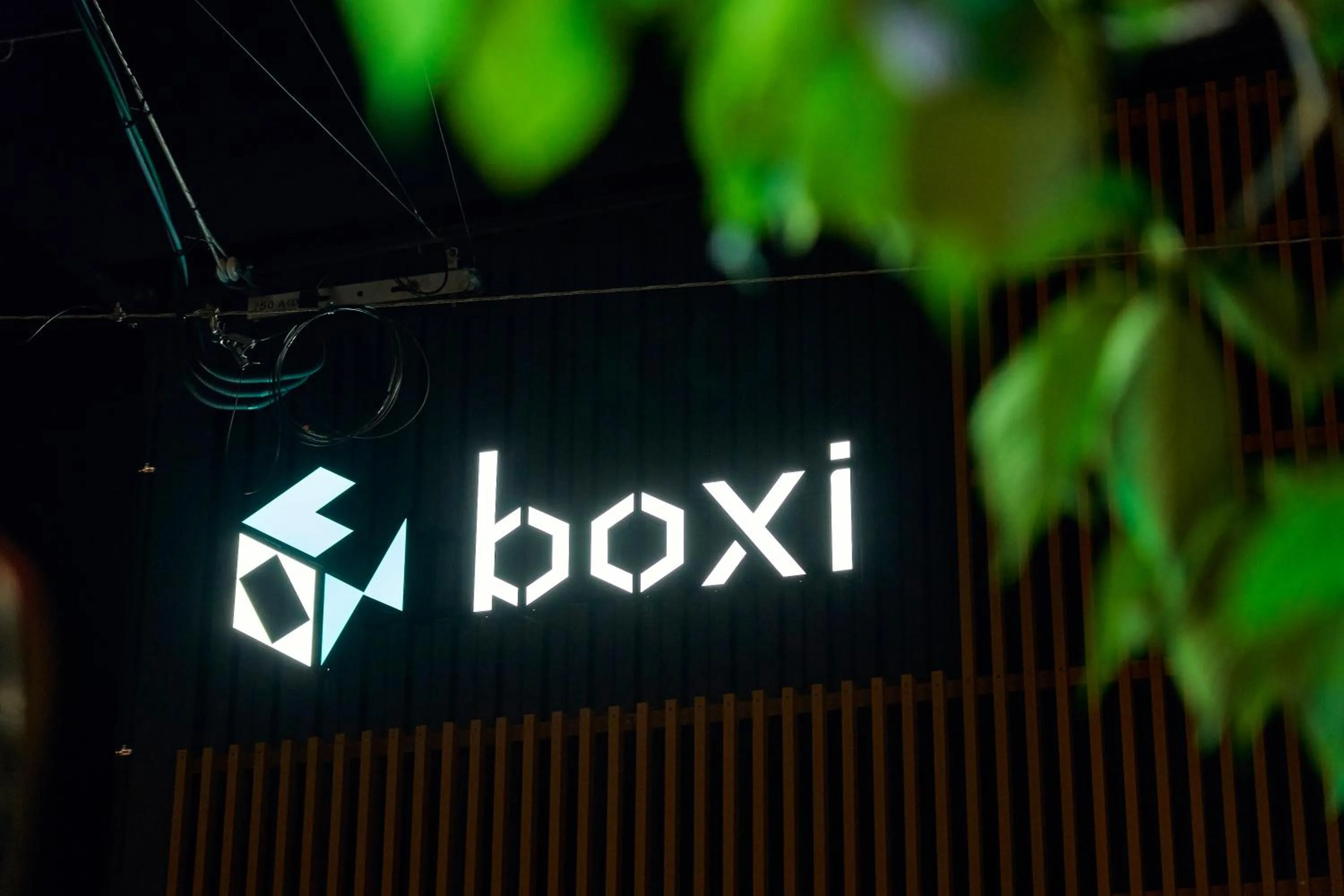 Property building in Boxi Hakata 1