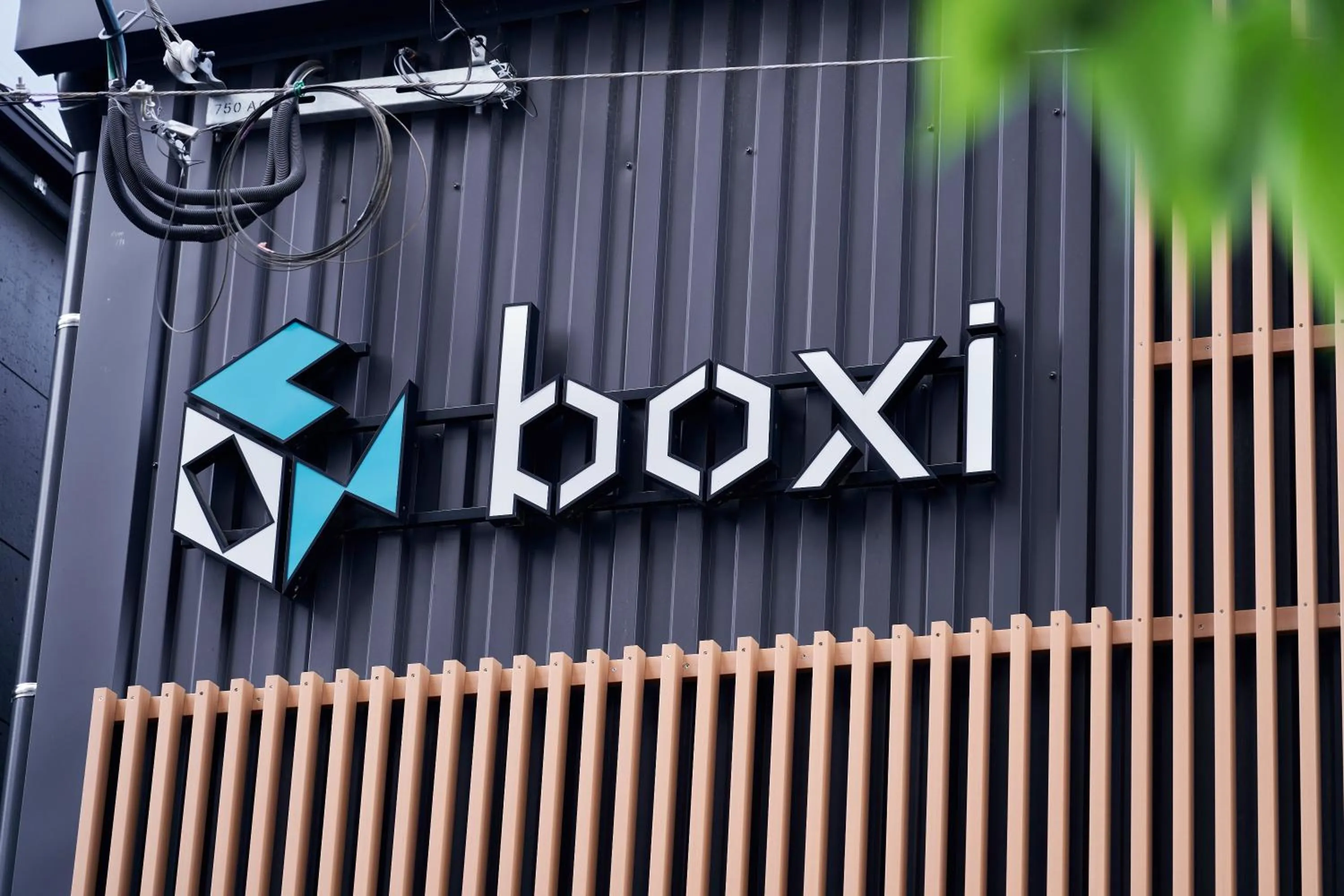 Property building in Boxi Hakata 1