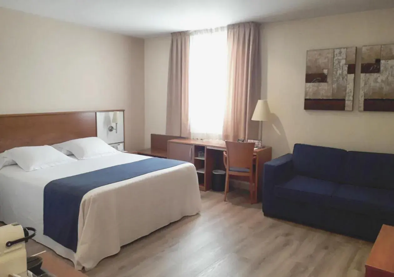 Deluxe Room (2 Adults) in Hotel RH Sorolla Centro Deluxe Room (2 Adults) in Hotel RH Sorolla Centro