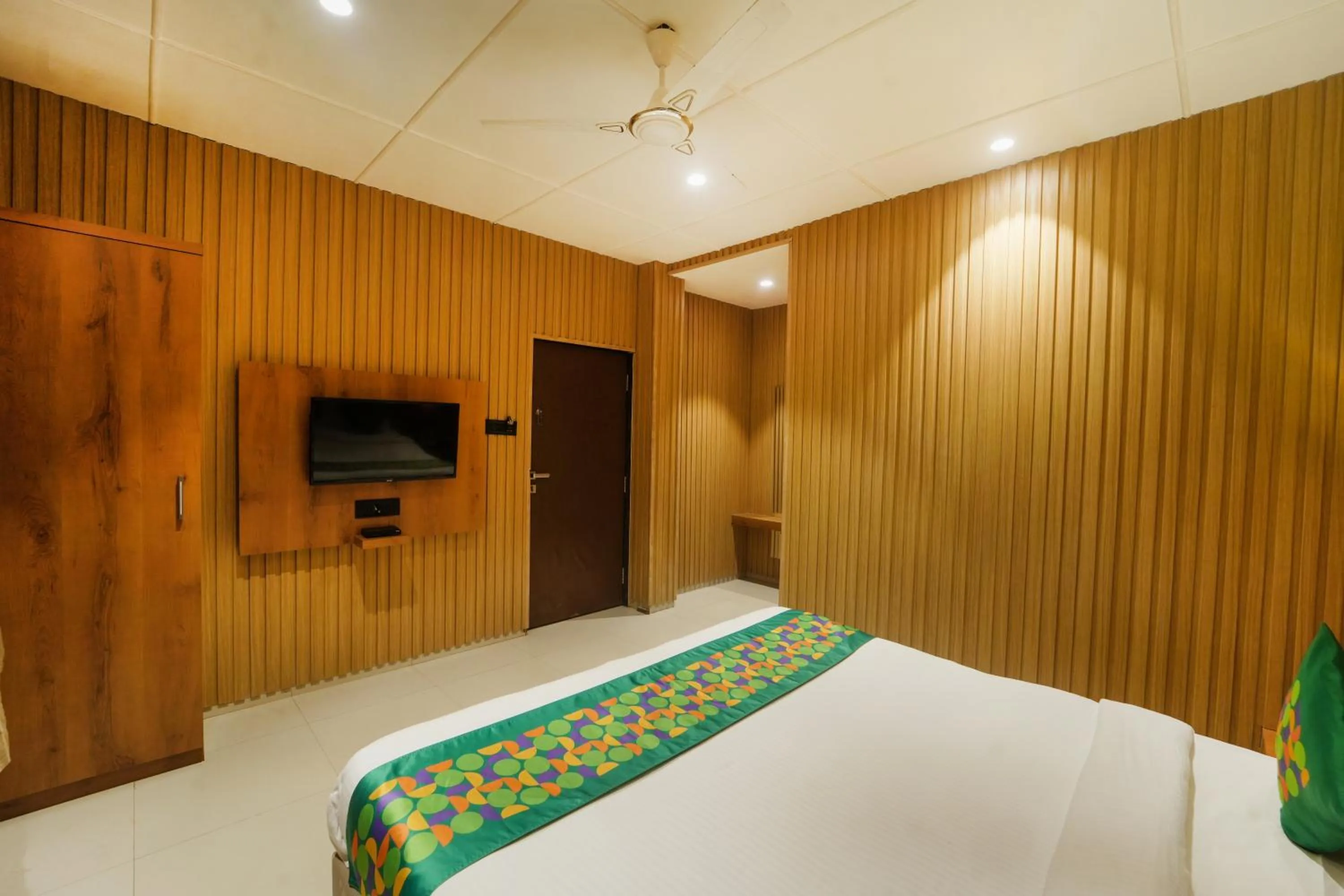 Bedroom, Bed in Treebo Iceberg