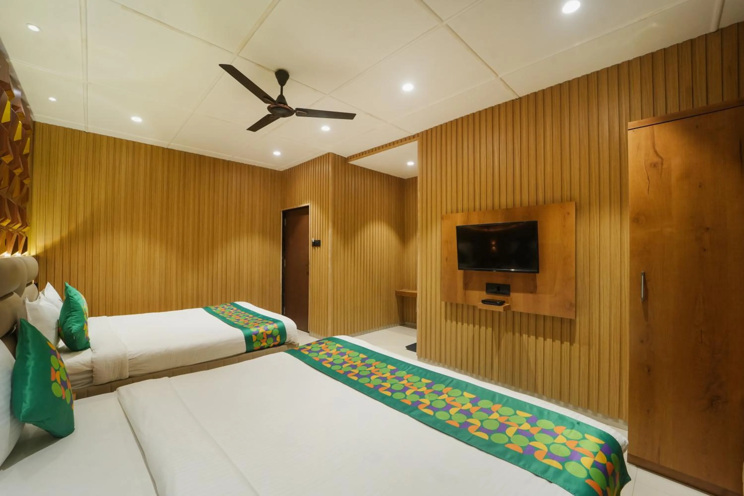 Bedroom, Bed in Treebo Iceberg