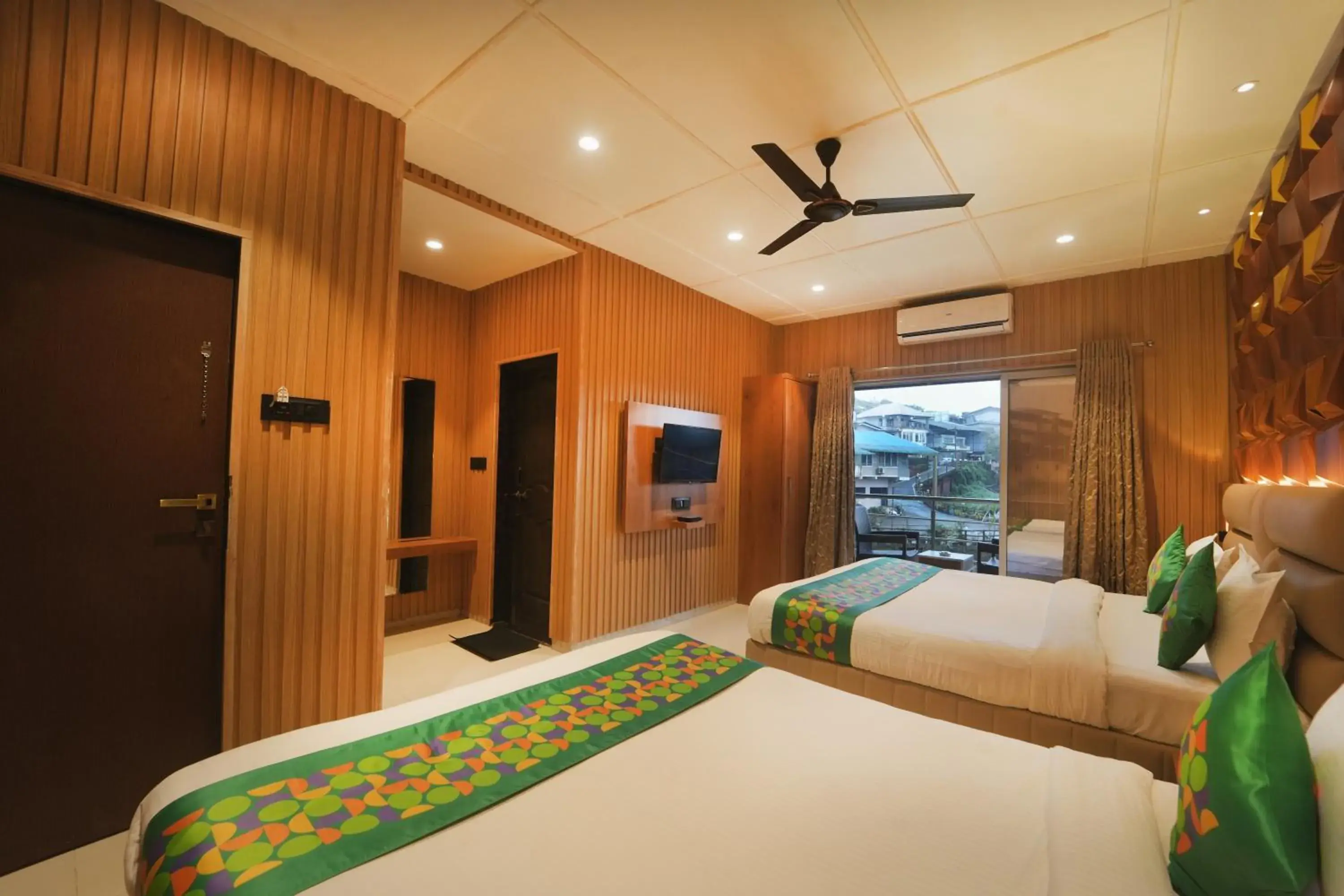 Deluxe Double Room in Treebo Iceberg Deluxe Double Room in Treebo Iceberg