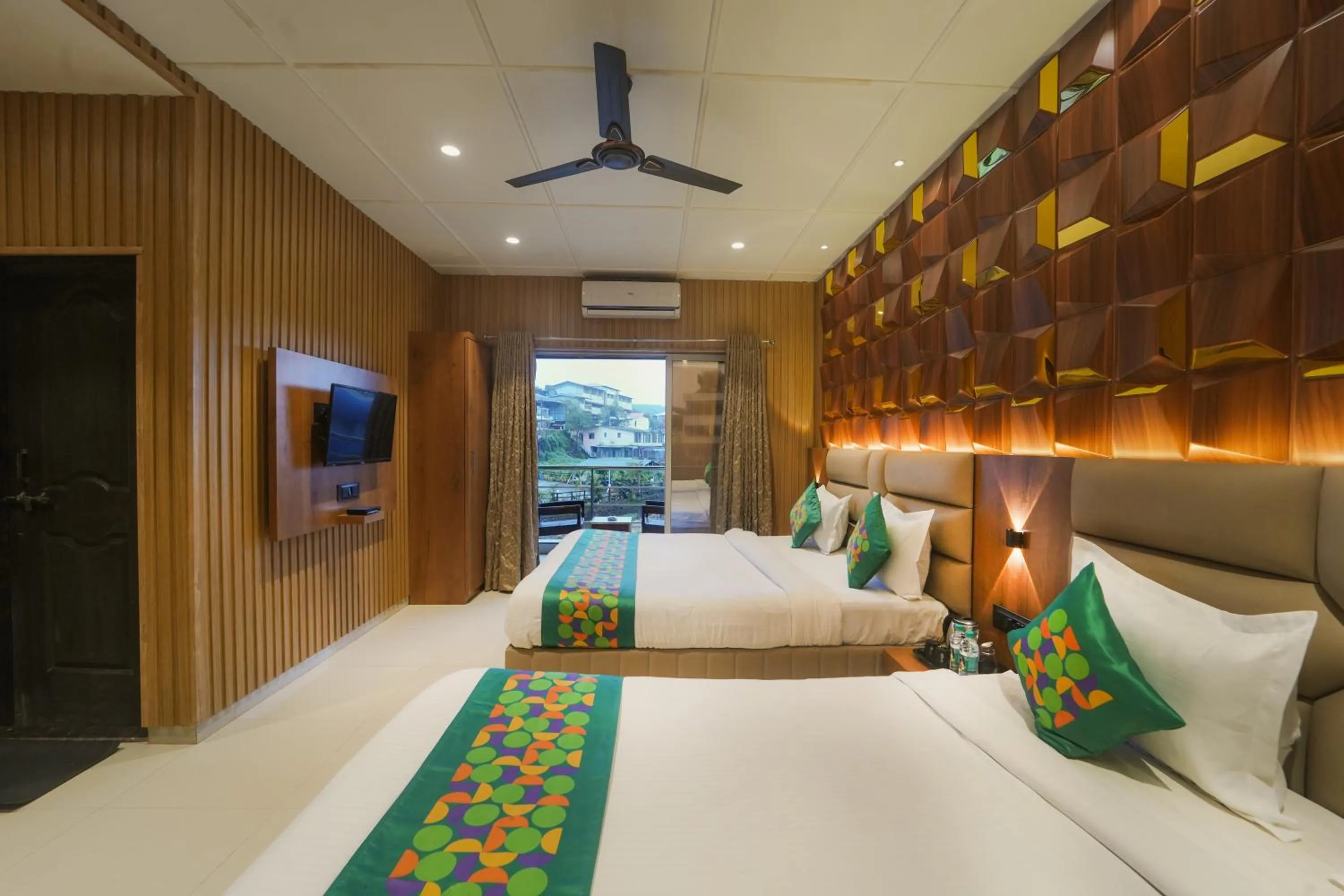 Bedroom, Bed in Treebo Iceberg