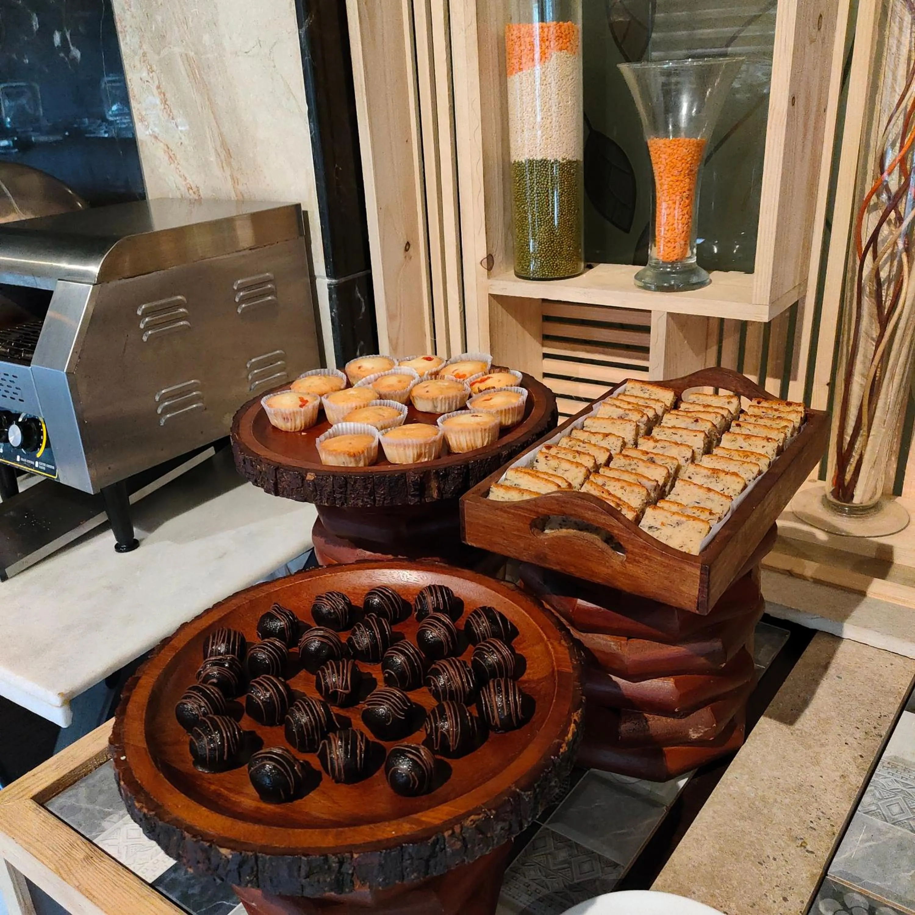 Restaurant/places to eat in Regenta Central Imperial Candolim Goa