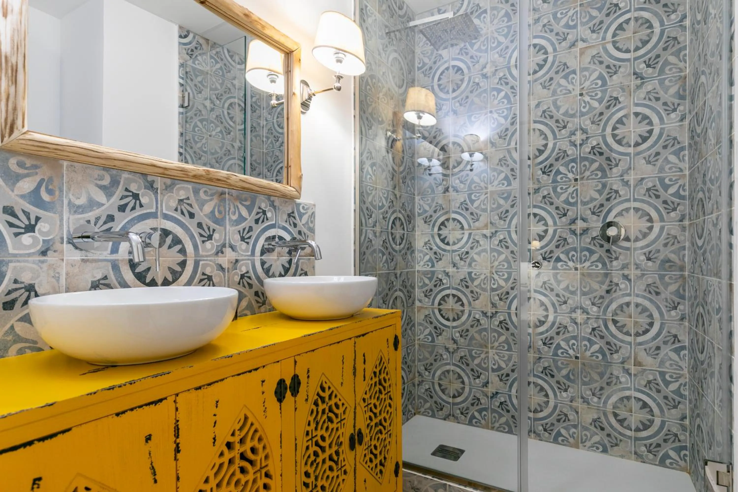 Bathroom in H-A Aparthotel Hotel Quo