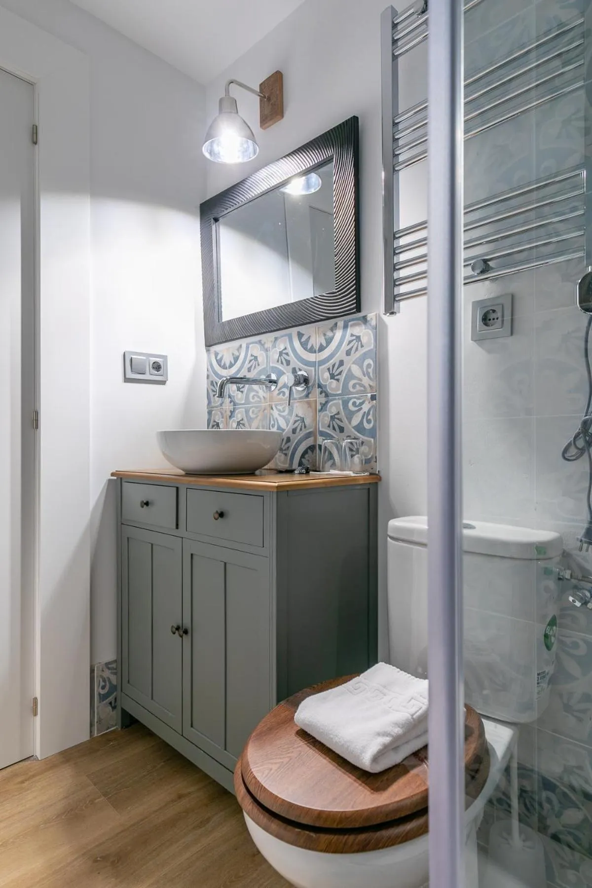 Bathroom in H-A Aparthotel Hotel Quo