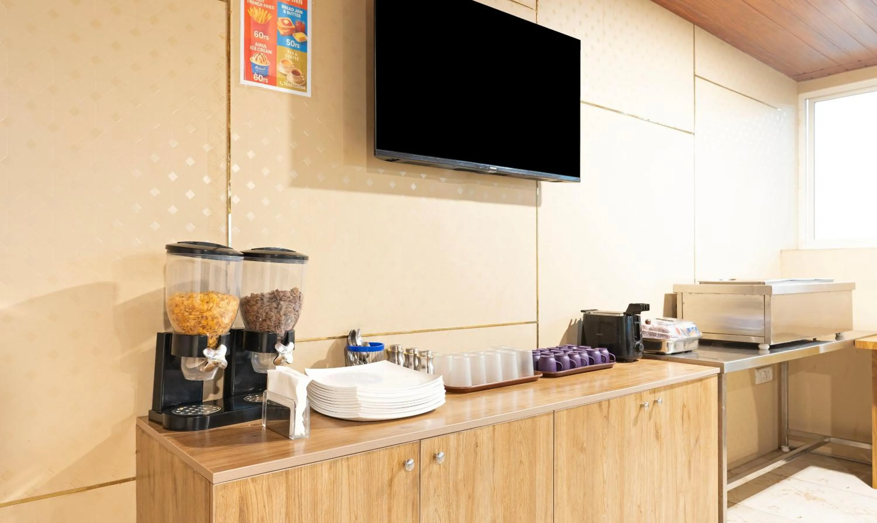 Breakfast in Treebo Elite Inn