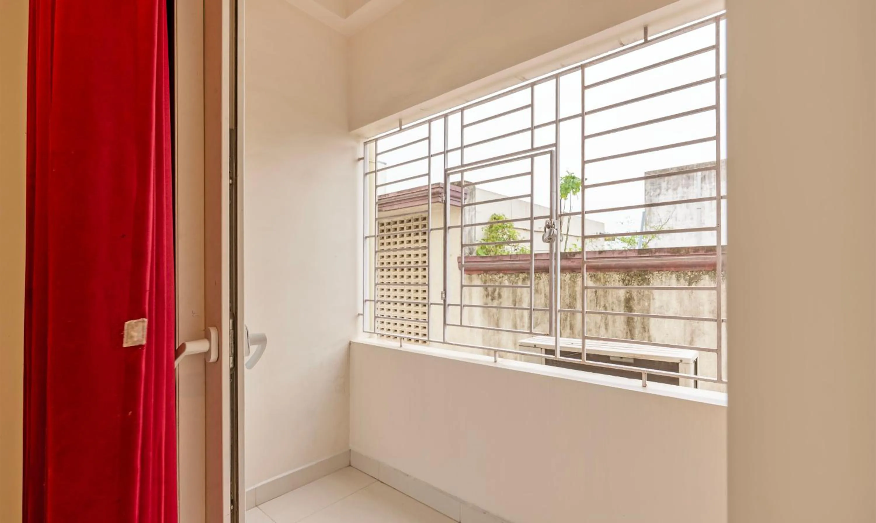 Bedroom in Treebo Elite Inn