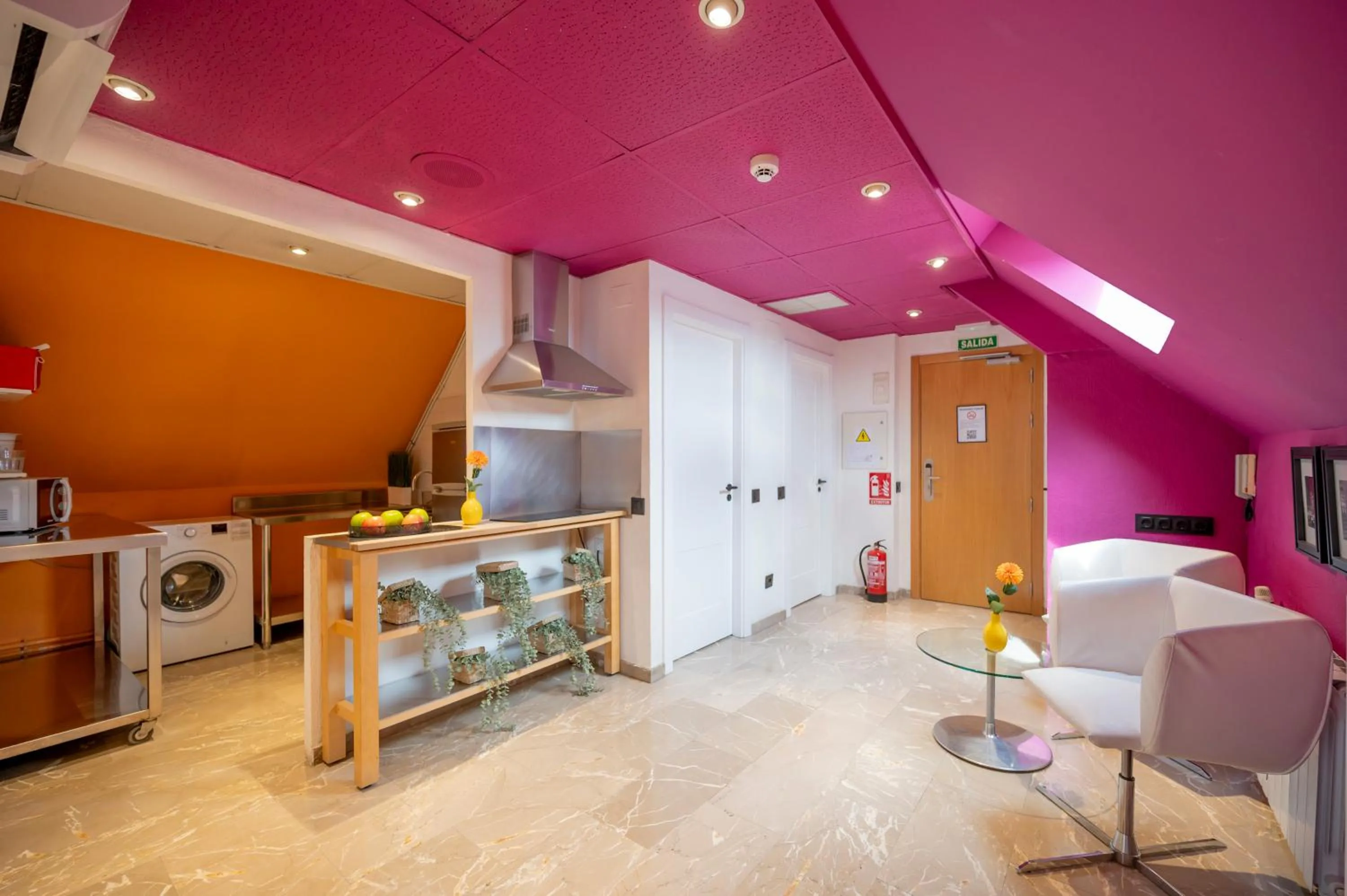 Kitchen or kitchenette in Apartamentos G3 Galeon