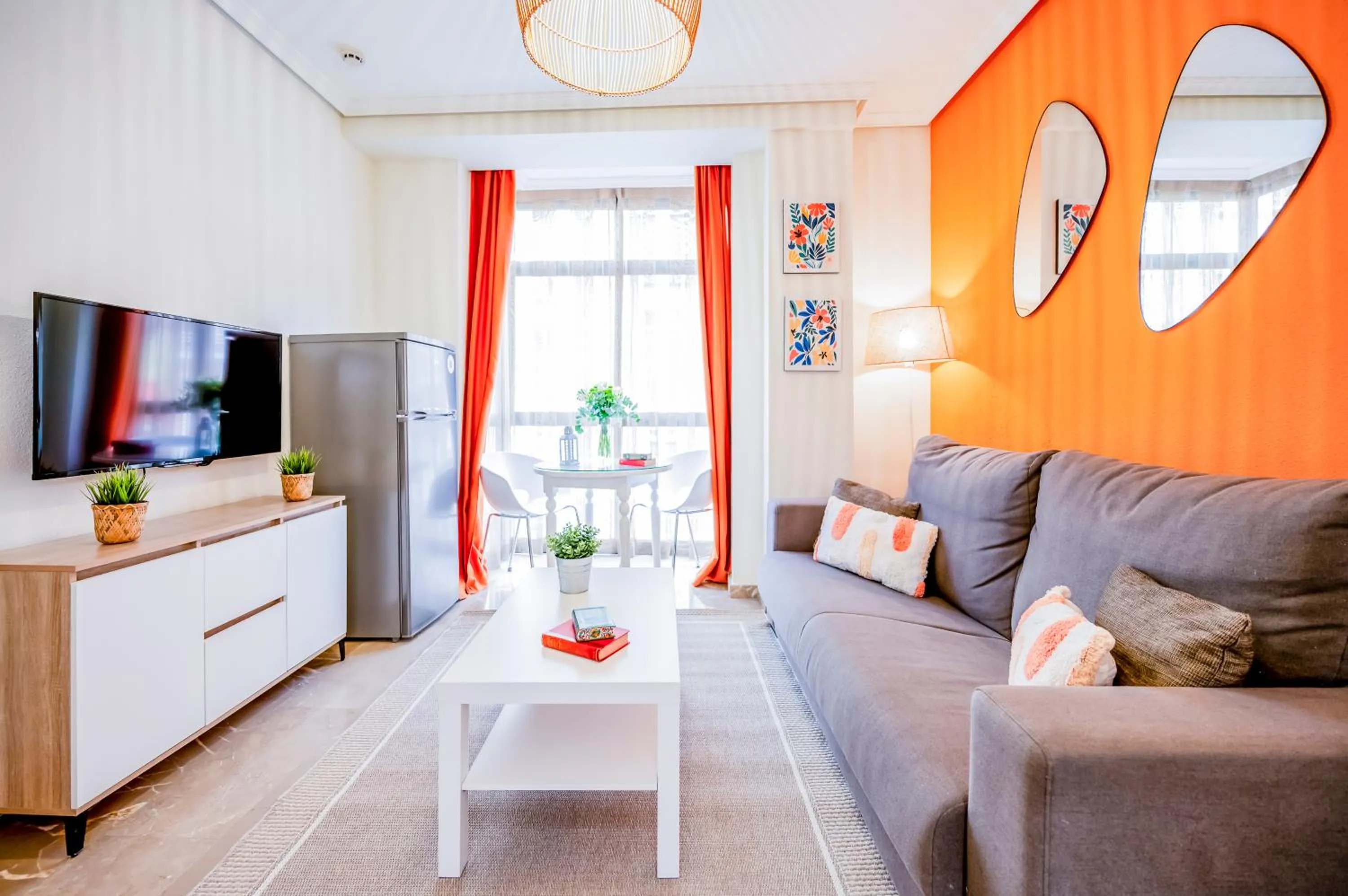 Kitchen or kitchenette in Apartamentos G3 Galeon