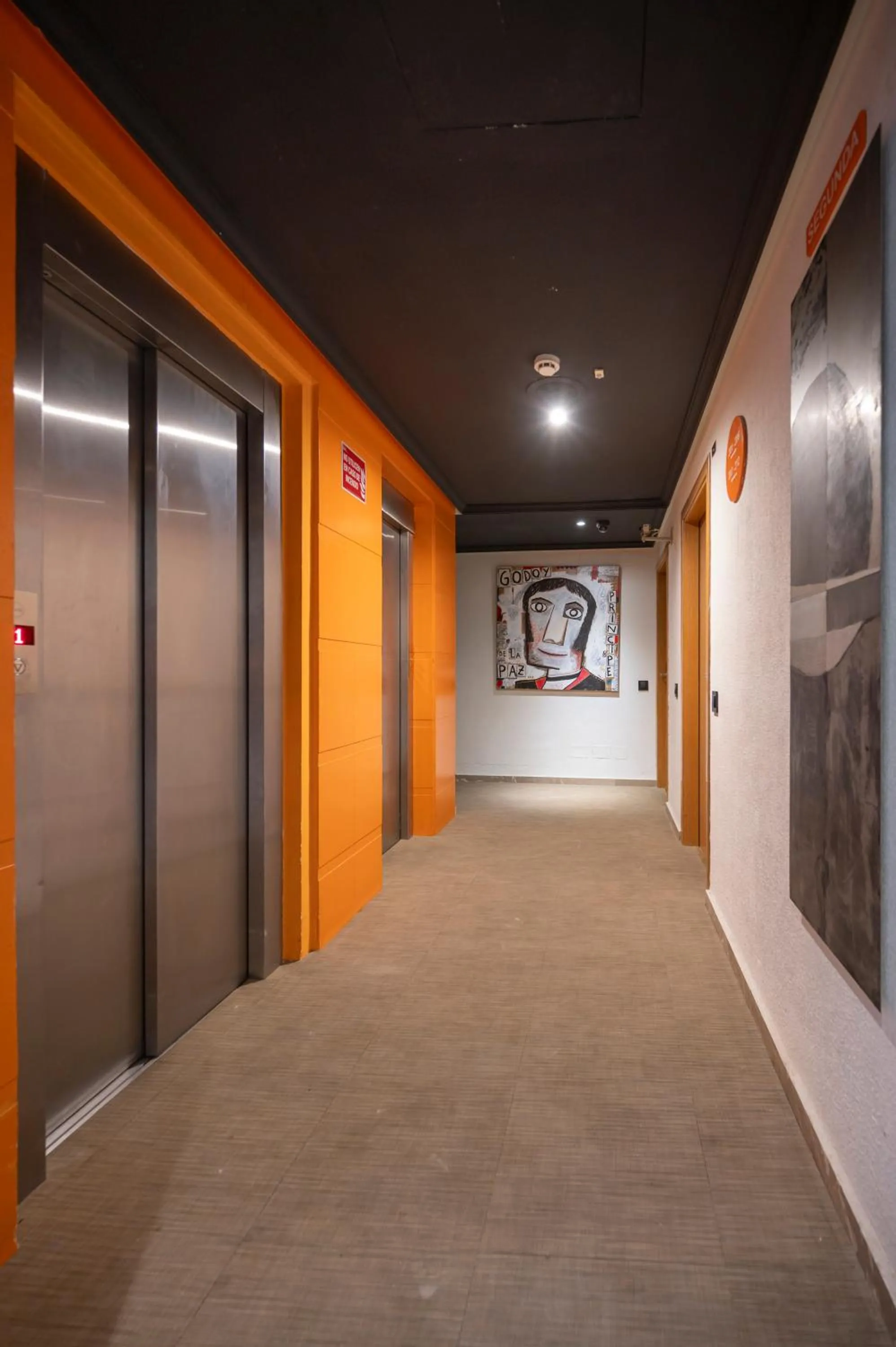 elevator in Apartamentos G3 Galeon