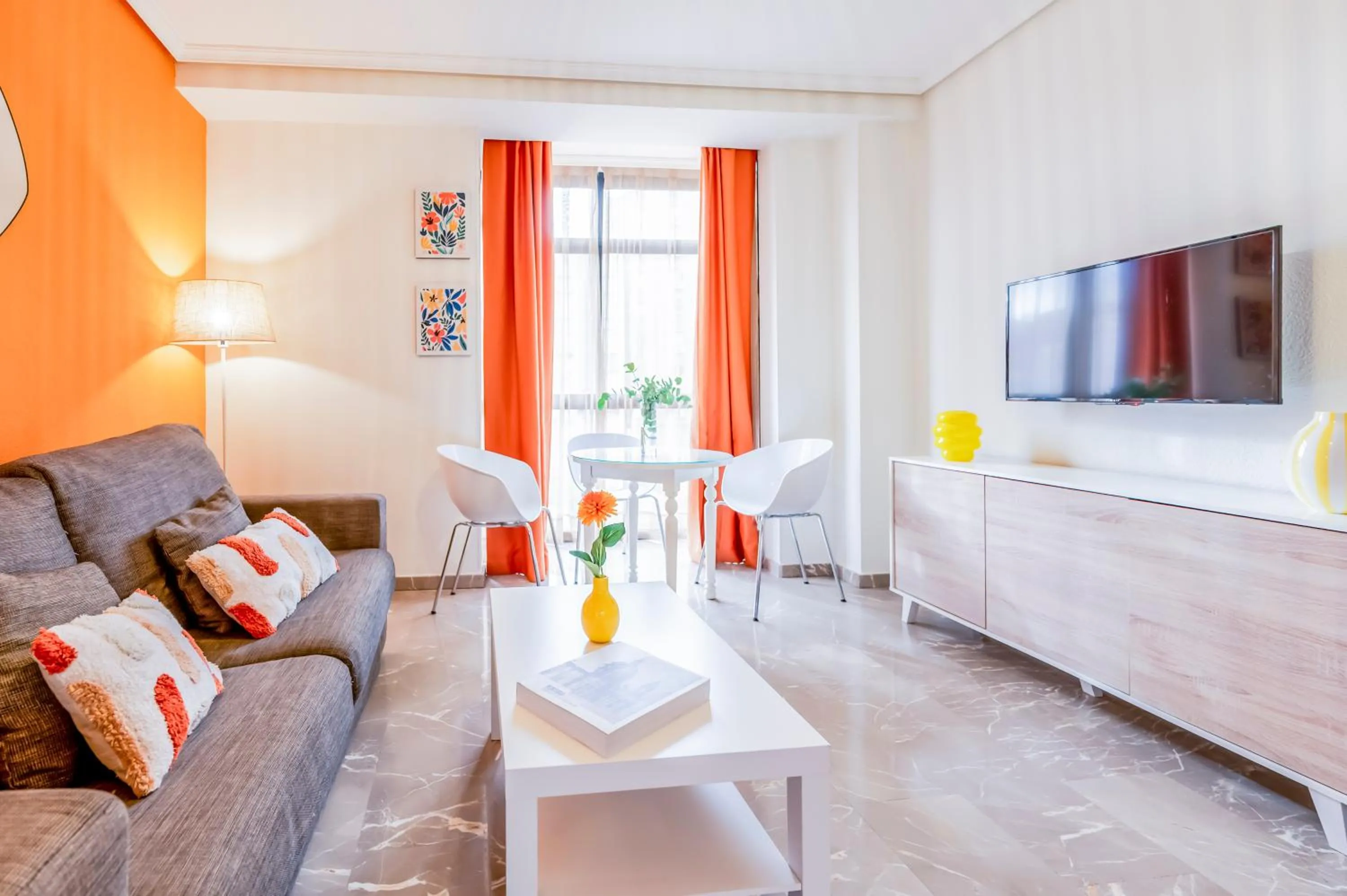 Communal lounge/ TV room in Apartamentos G3 Galeon