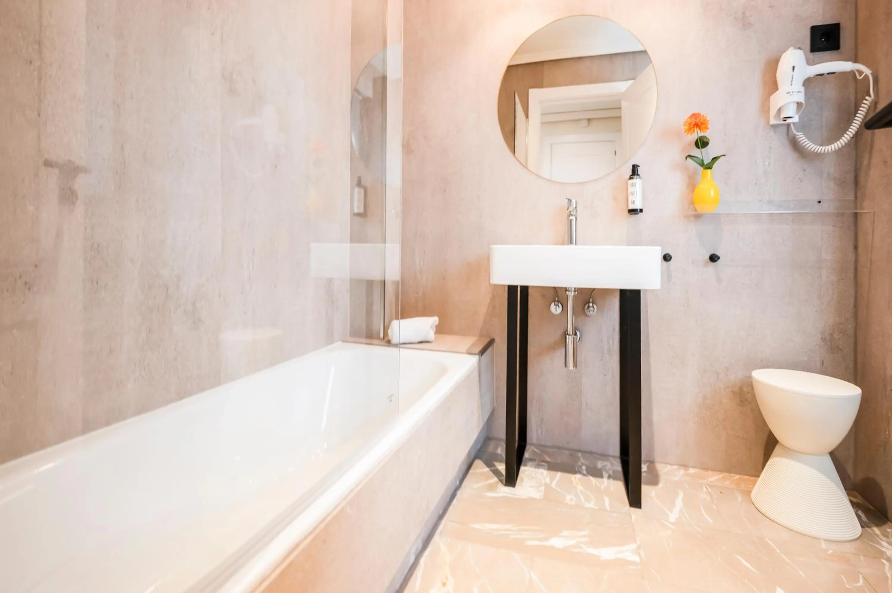 Bathroom in Apartamentos G3 Galeon