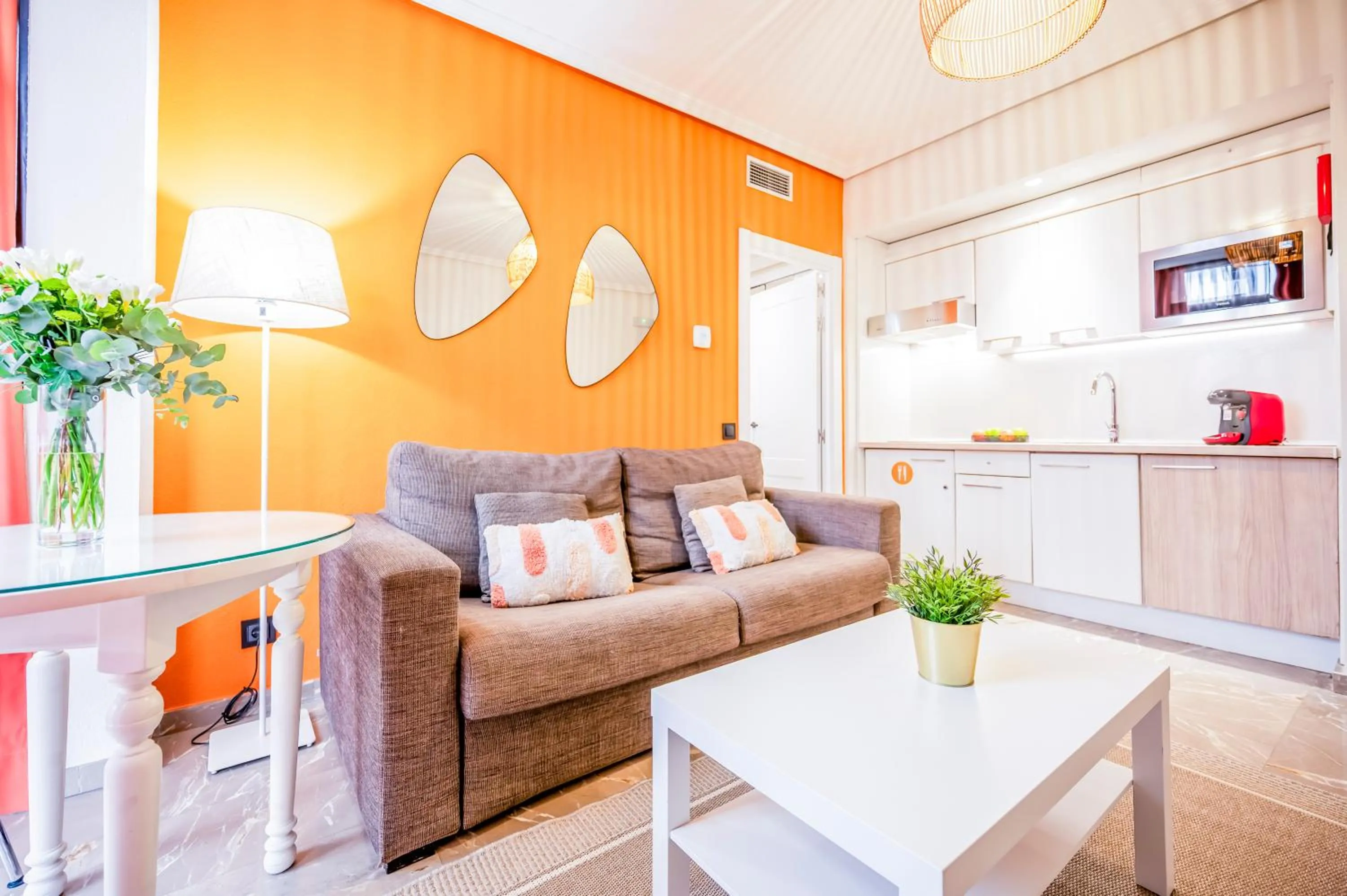 Kitchen or kitchenette in Apartamentos G3 Galeon