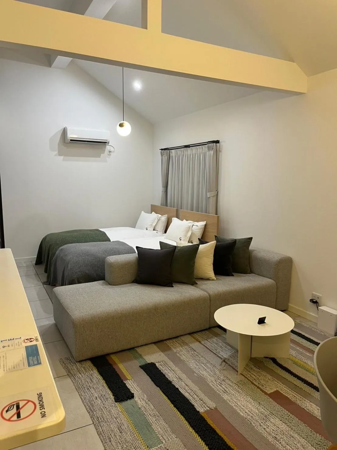 Photo of the whole room in COFFEE HOTEL Soundwave