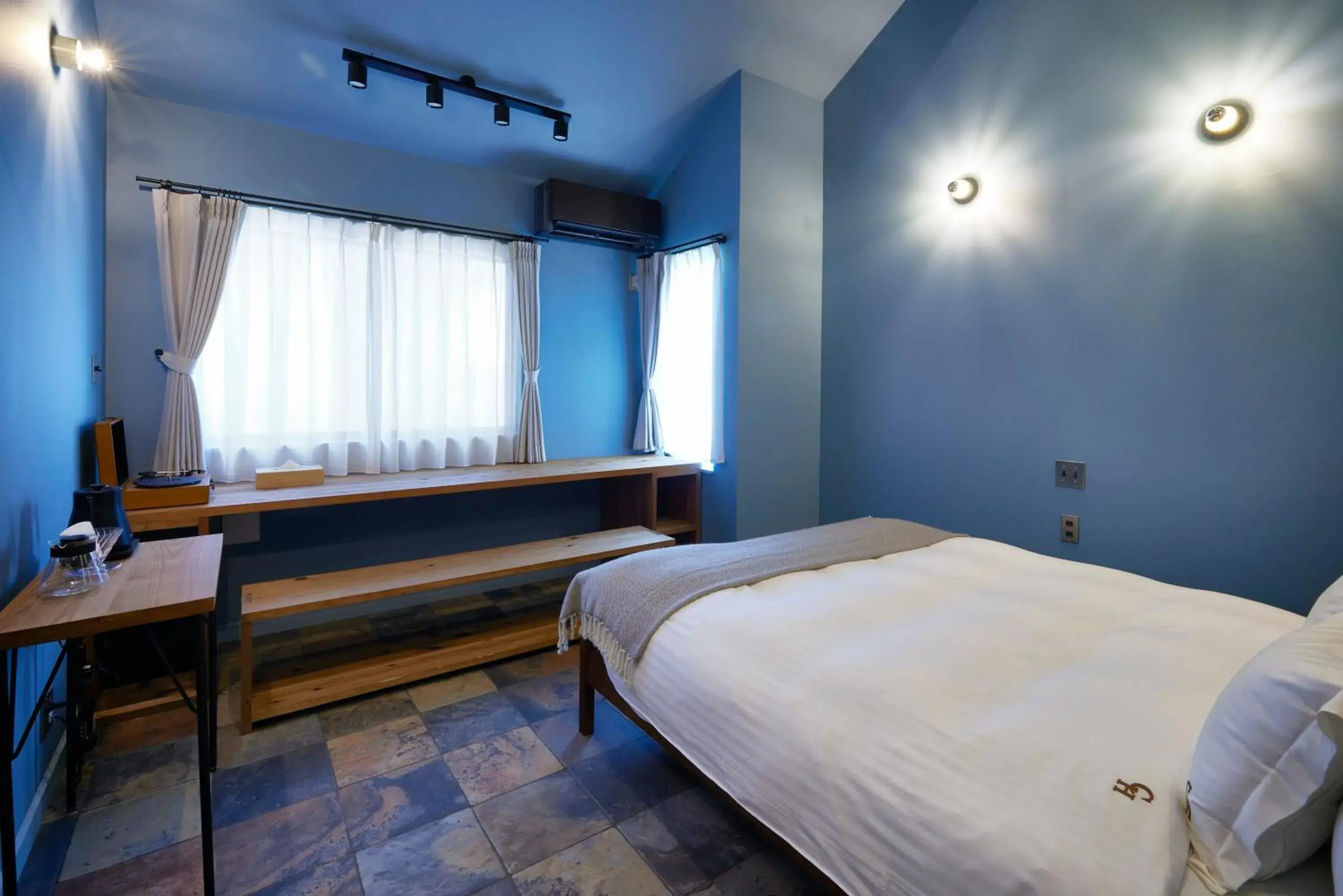 Queen Studio in COFFEE HOTEL Soundwave Queen Studio in COFFEE HOTEL Soundwave