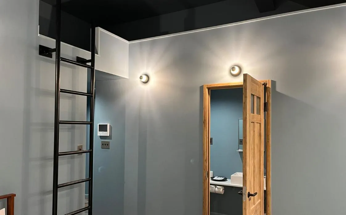 Photo of the whole room in COFFEE HOTEL Soundwave